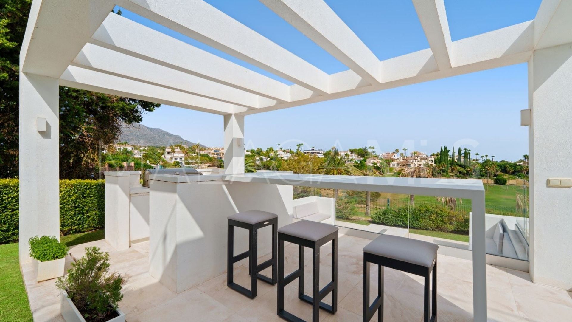 For sale Nueva Andalucia villa