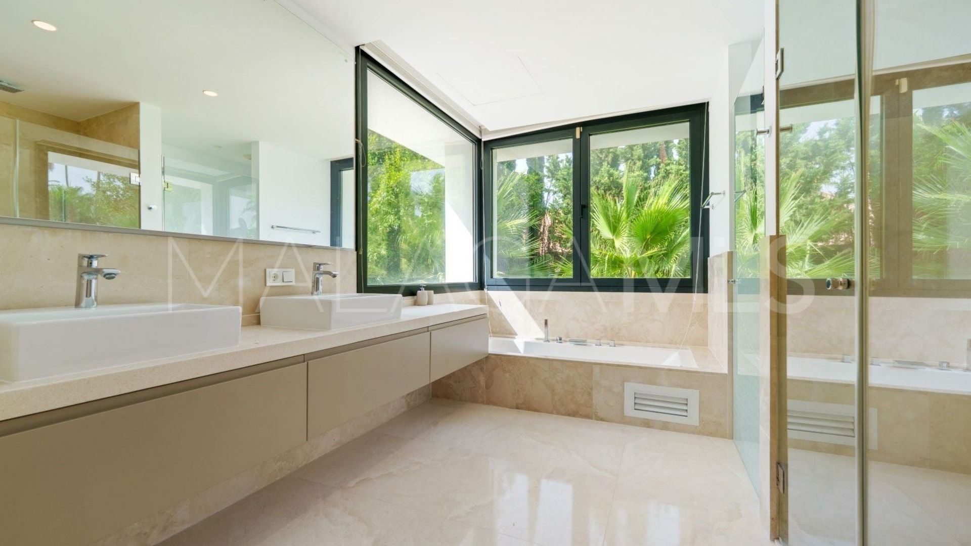 For sale Nueva Andalucia villa