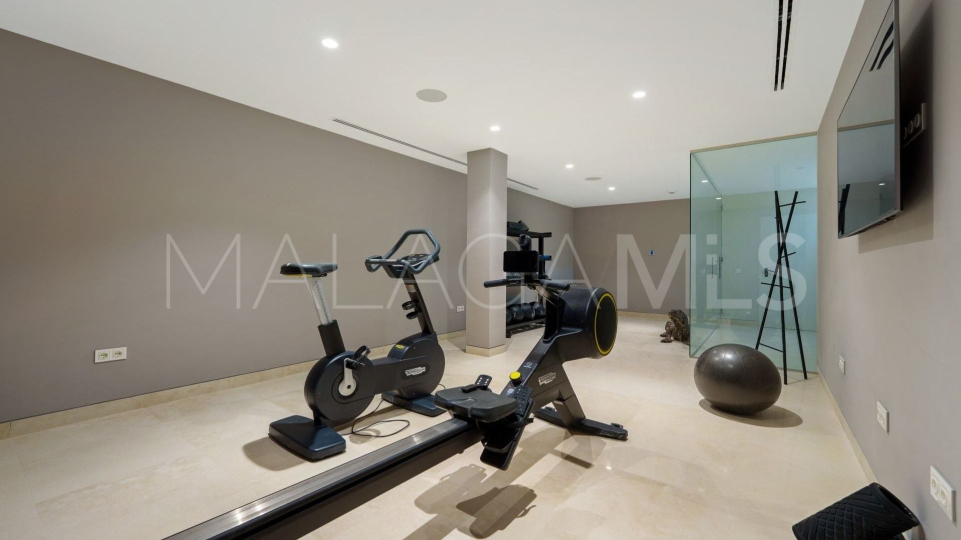 For sale Nueva Andalucia villa