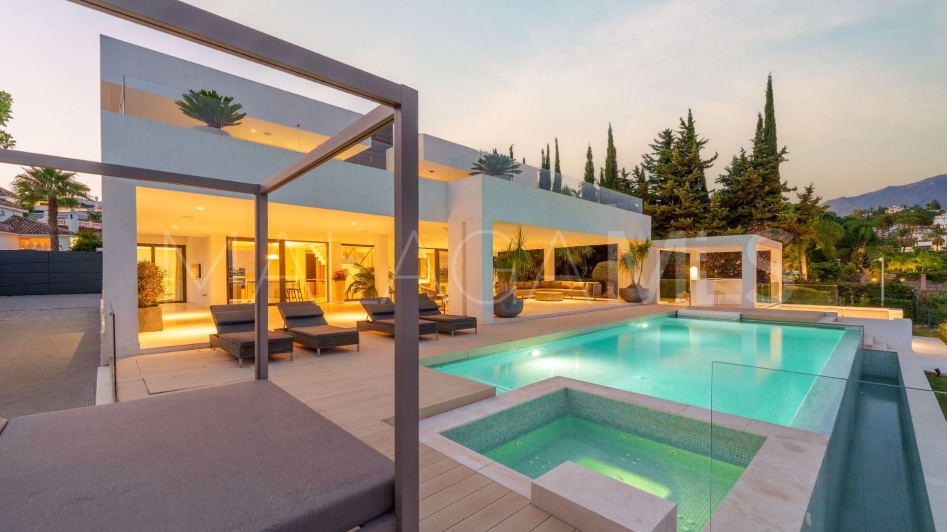 For sale Nueva Andalucia villa