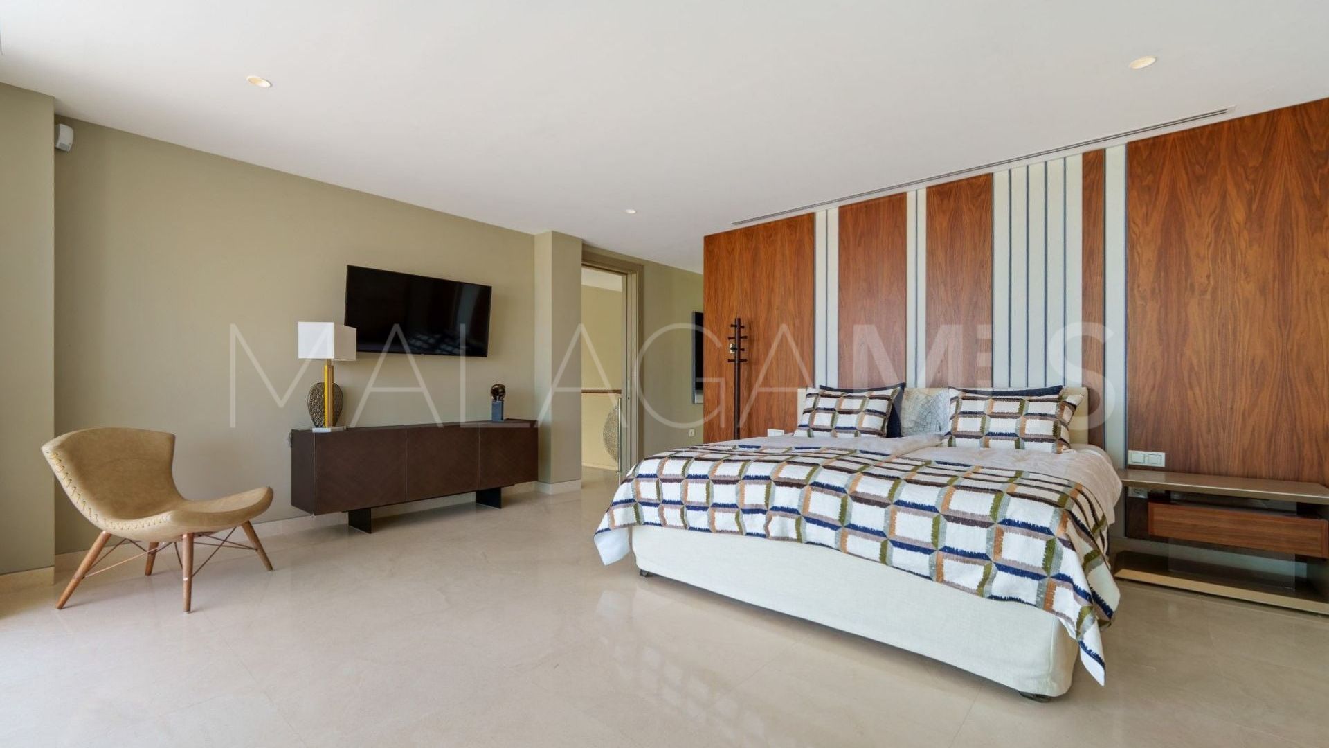 For sale Nueva Andalucia villa