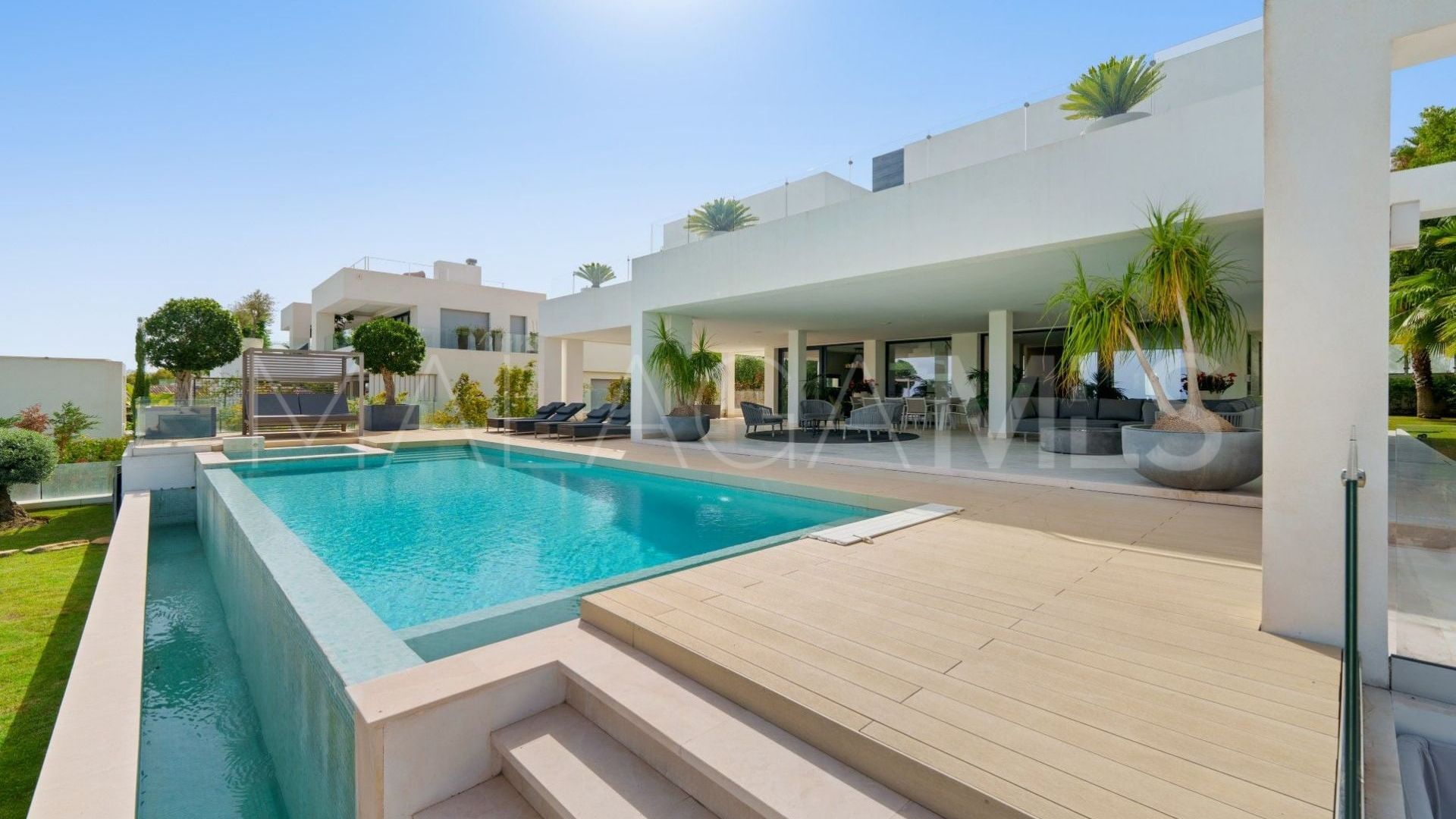 For sale Nueva Andalucia villa