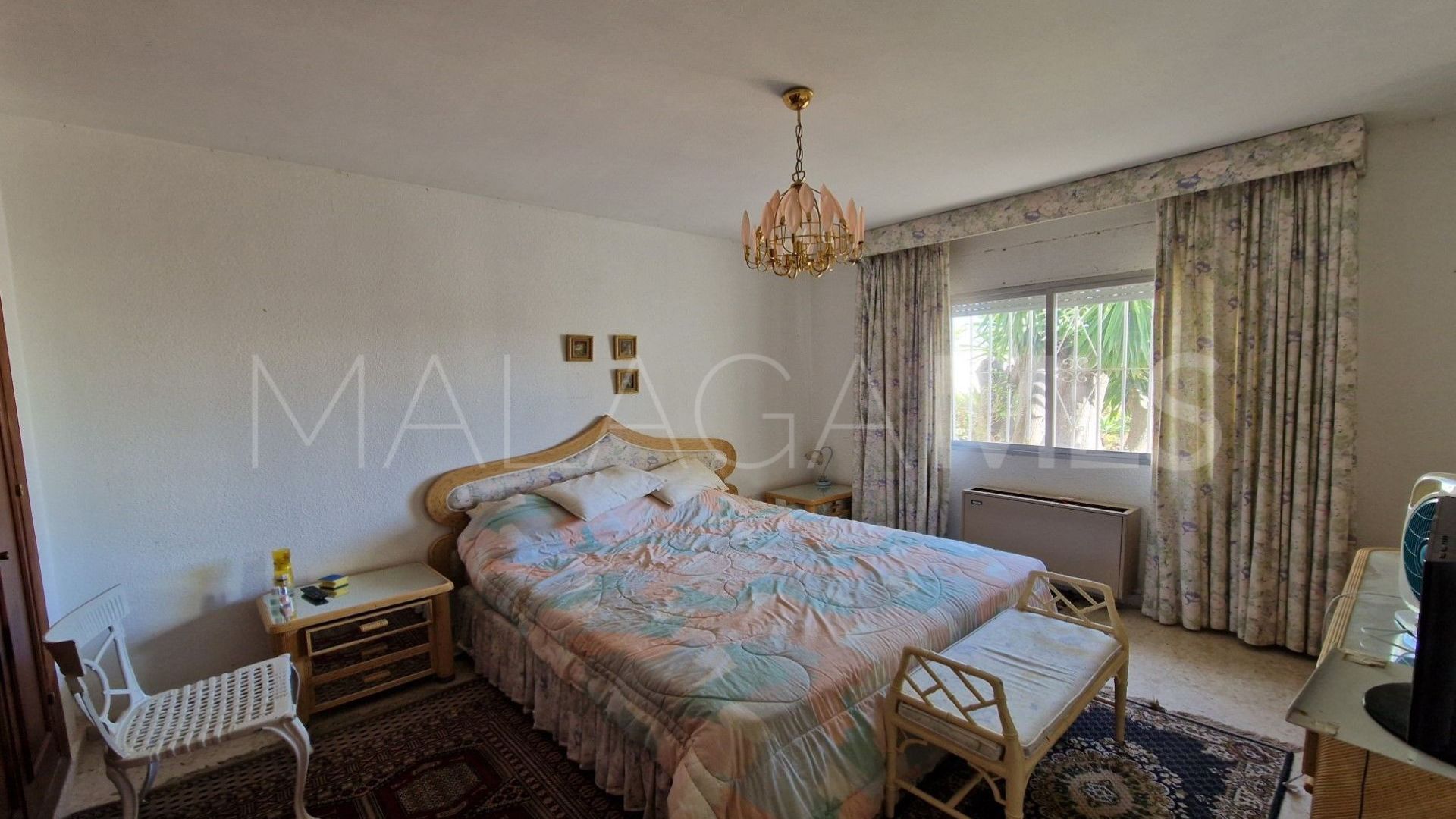 Villa for sale in Nueva Andalucia