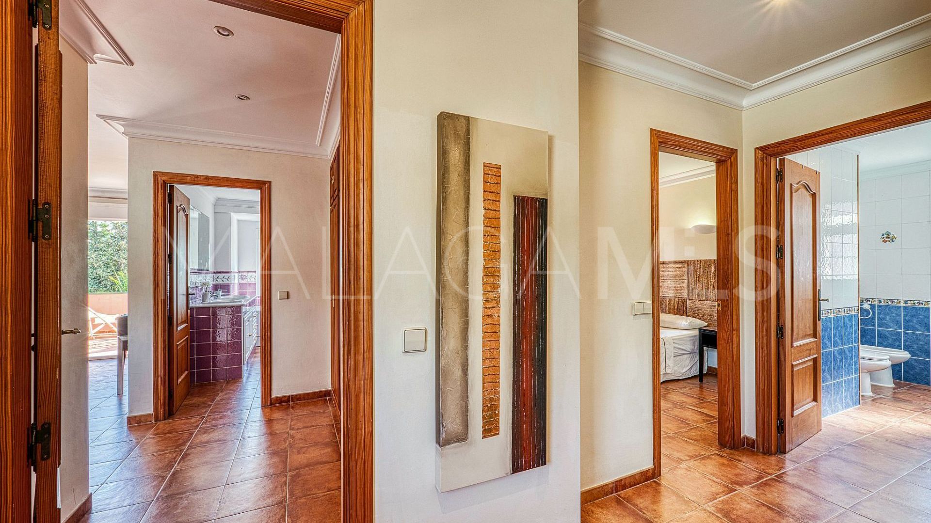 Villa for sale in Nueva Andalucia