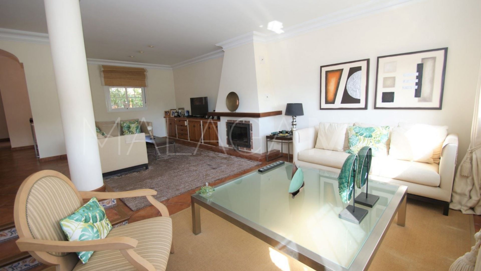 Villa for sale in Nueva Andalucia