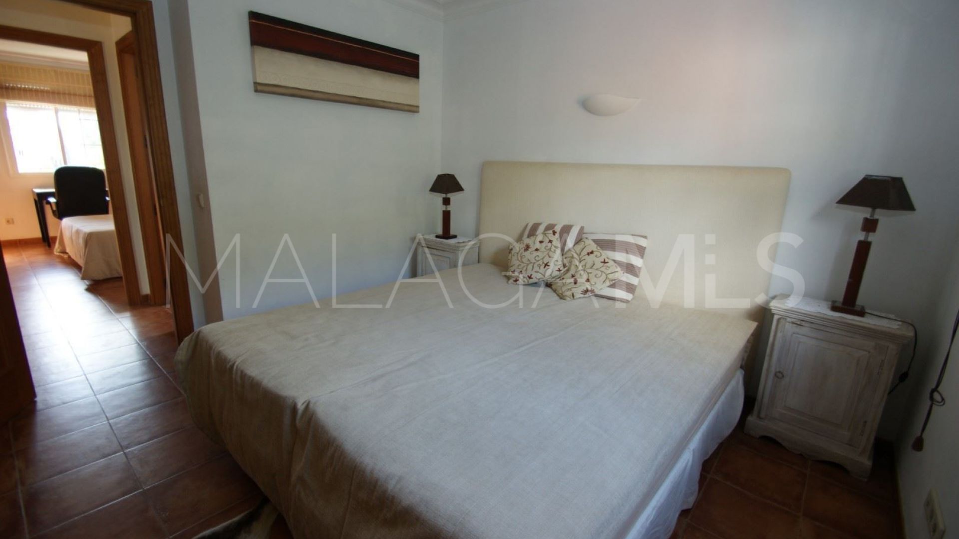 Villa for sale in Nueva Andalucia