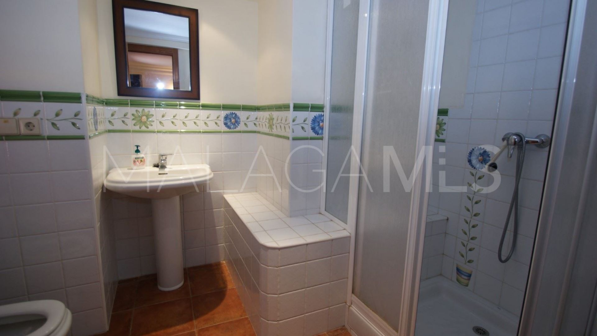 Villa for sale in Nueva Andalucia