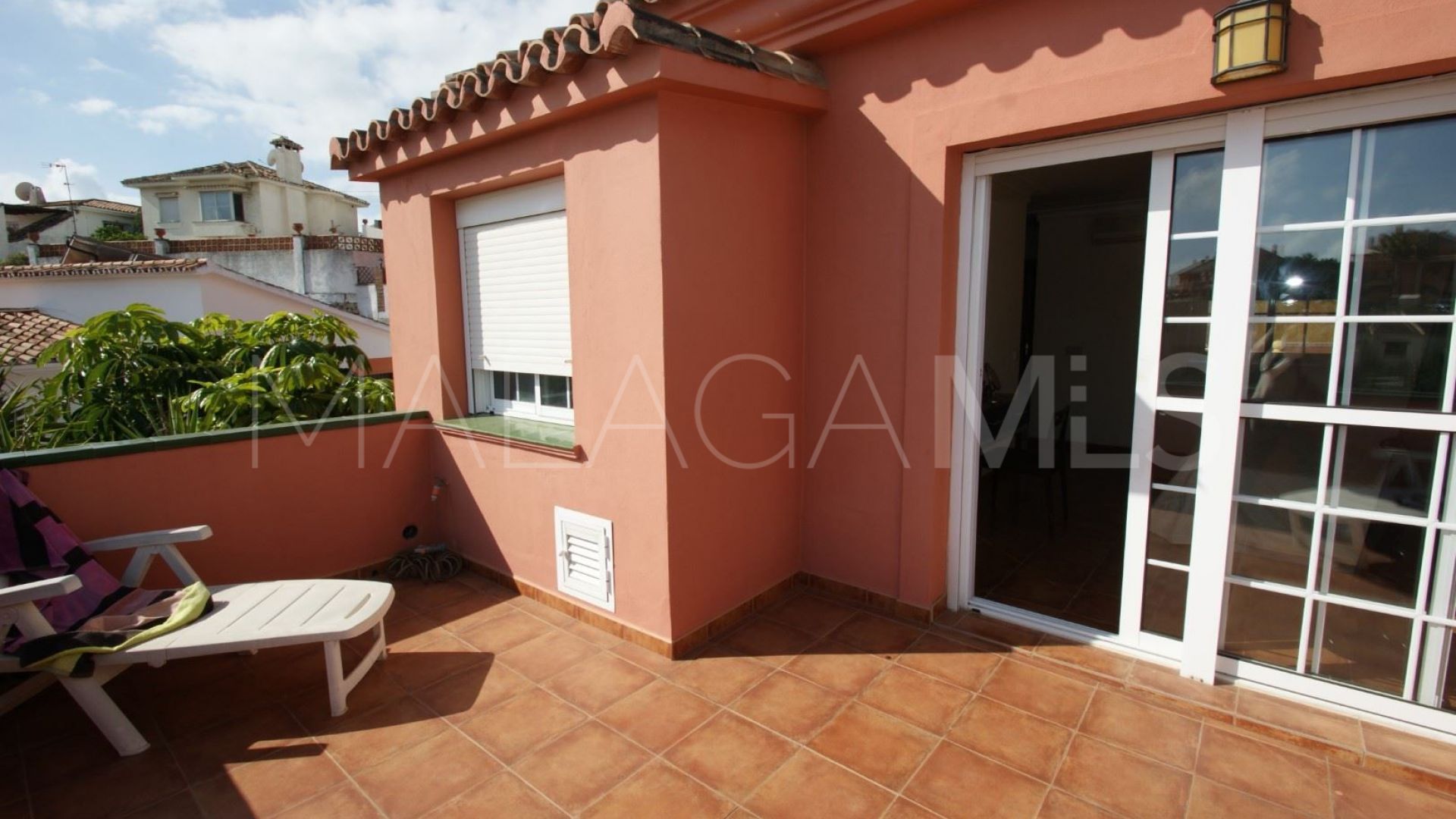 Villa for sale in Nueva Andalucia