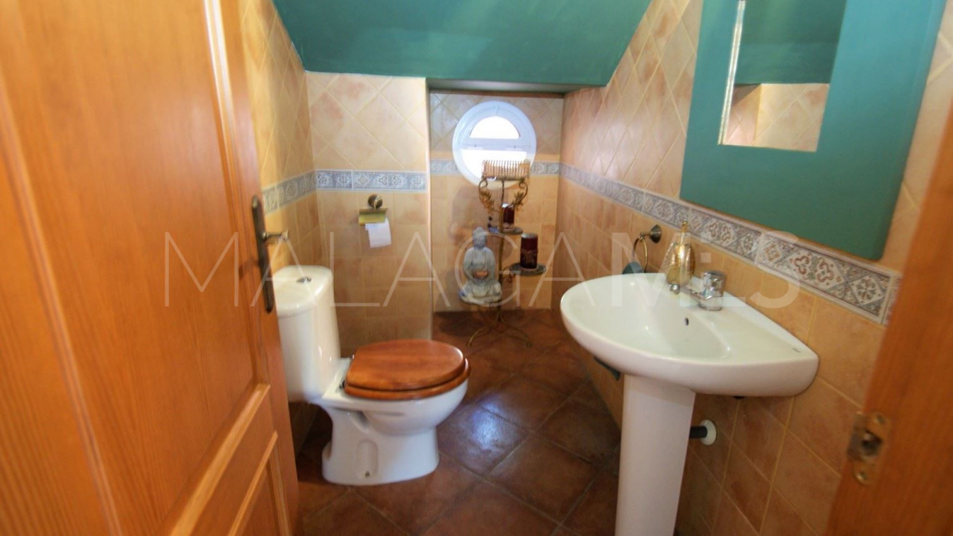 Villa for sale in Nueva Andalucia