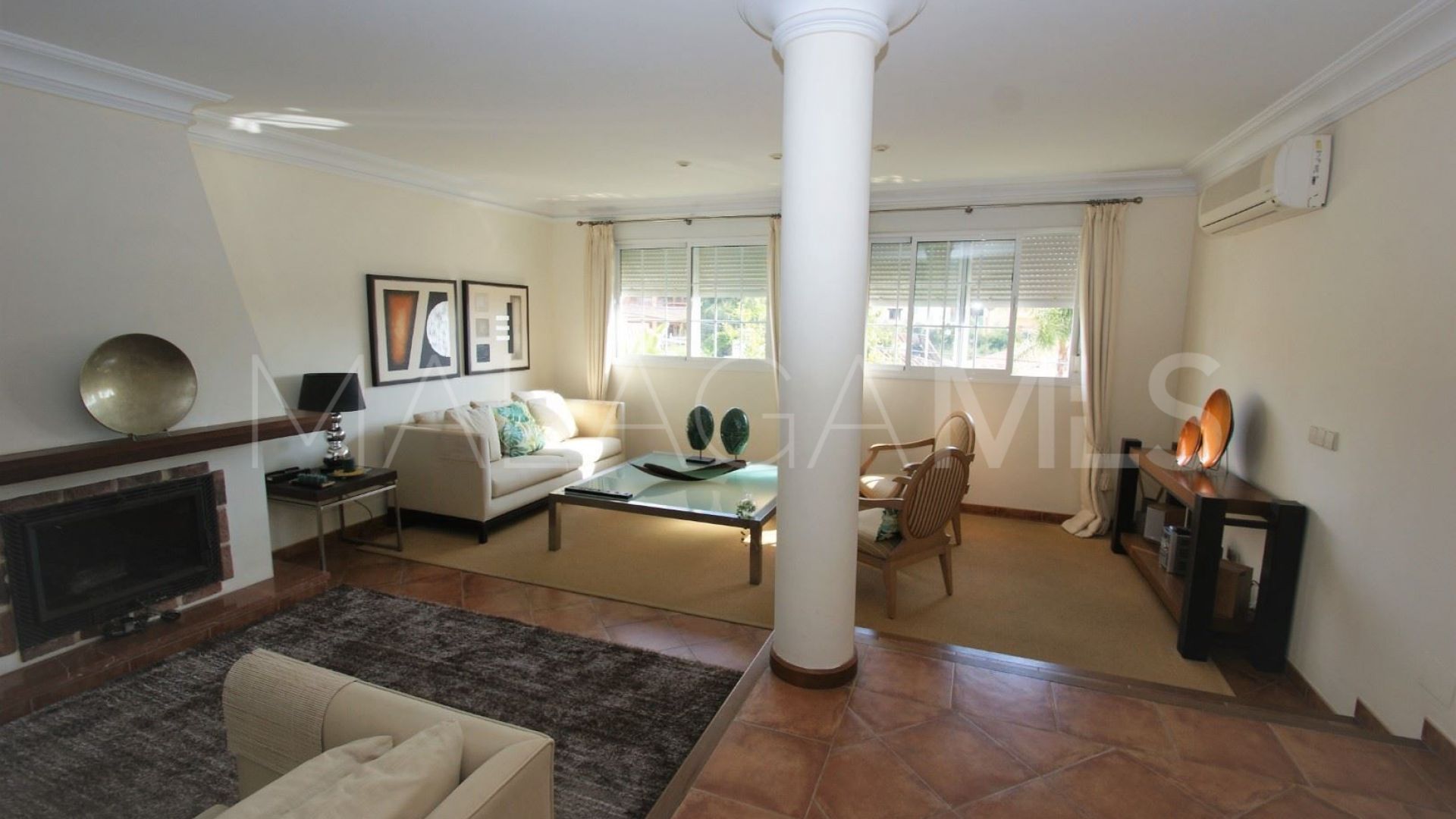 Villa for sale in Nueva Andalucia