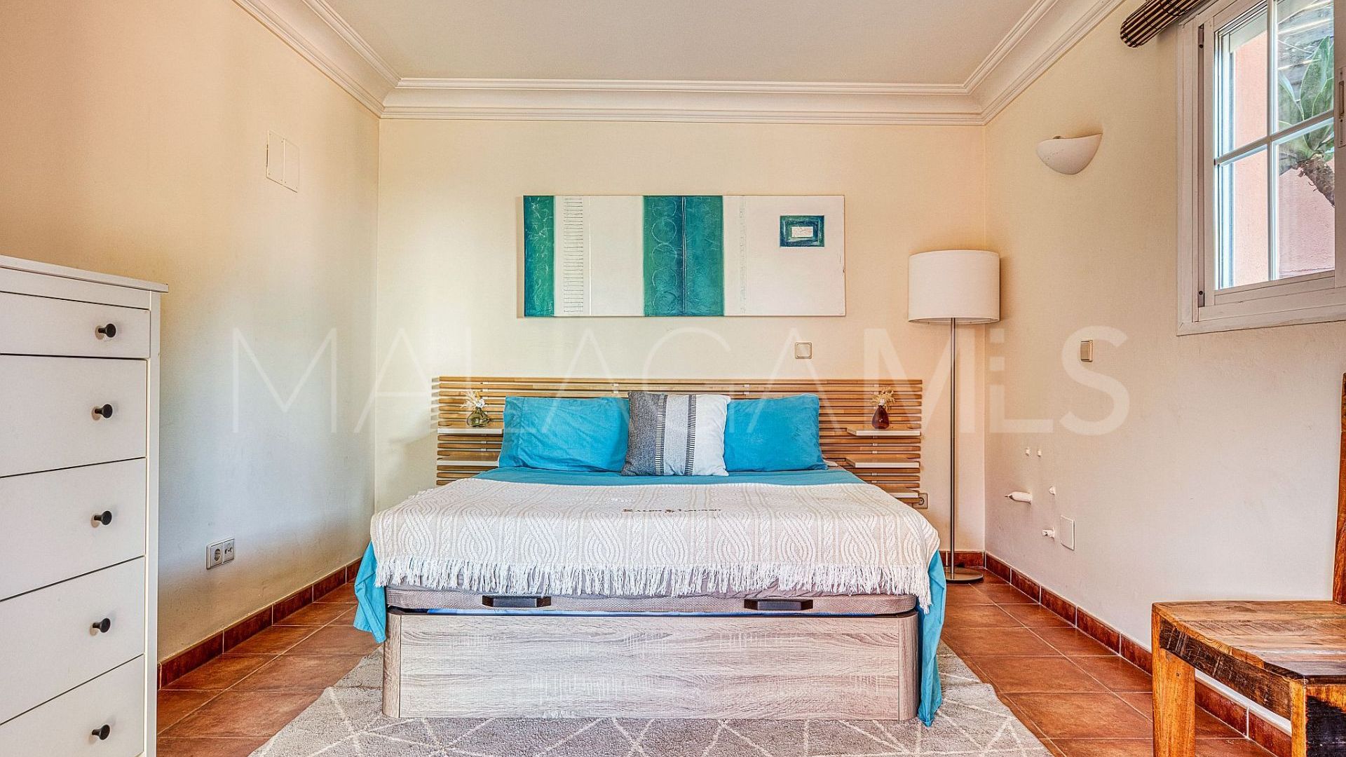 Villa for sale in Nueva Andalucia