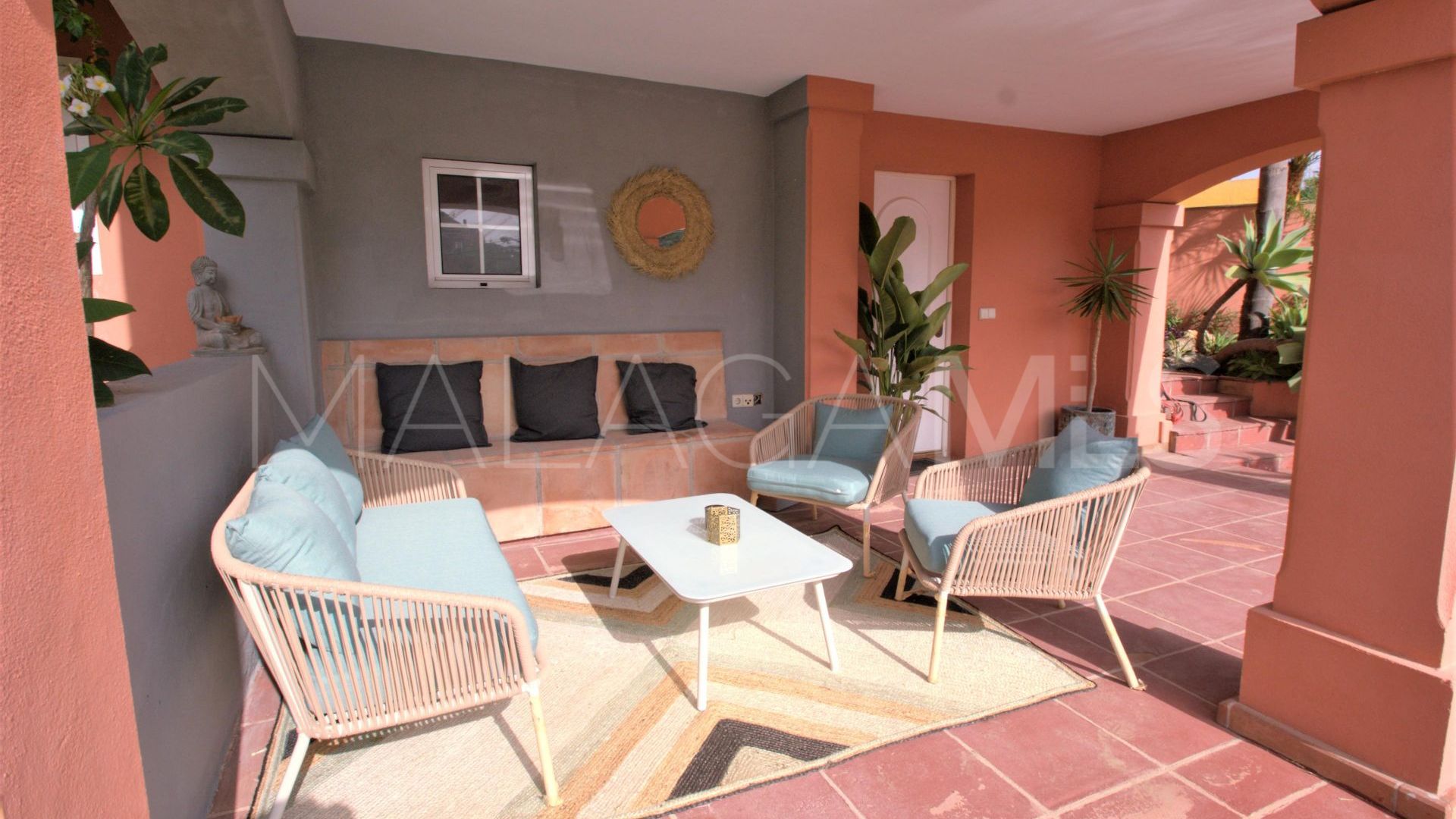 Villa for sale in Nueva Andalucia