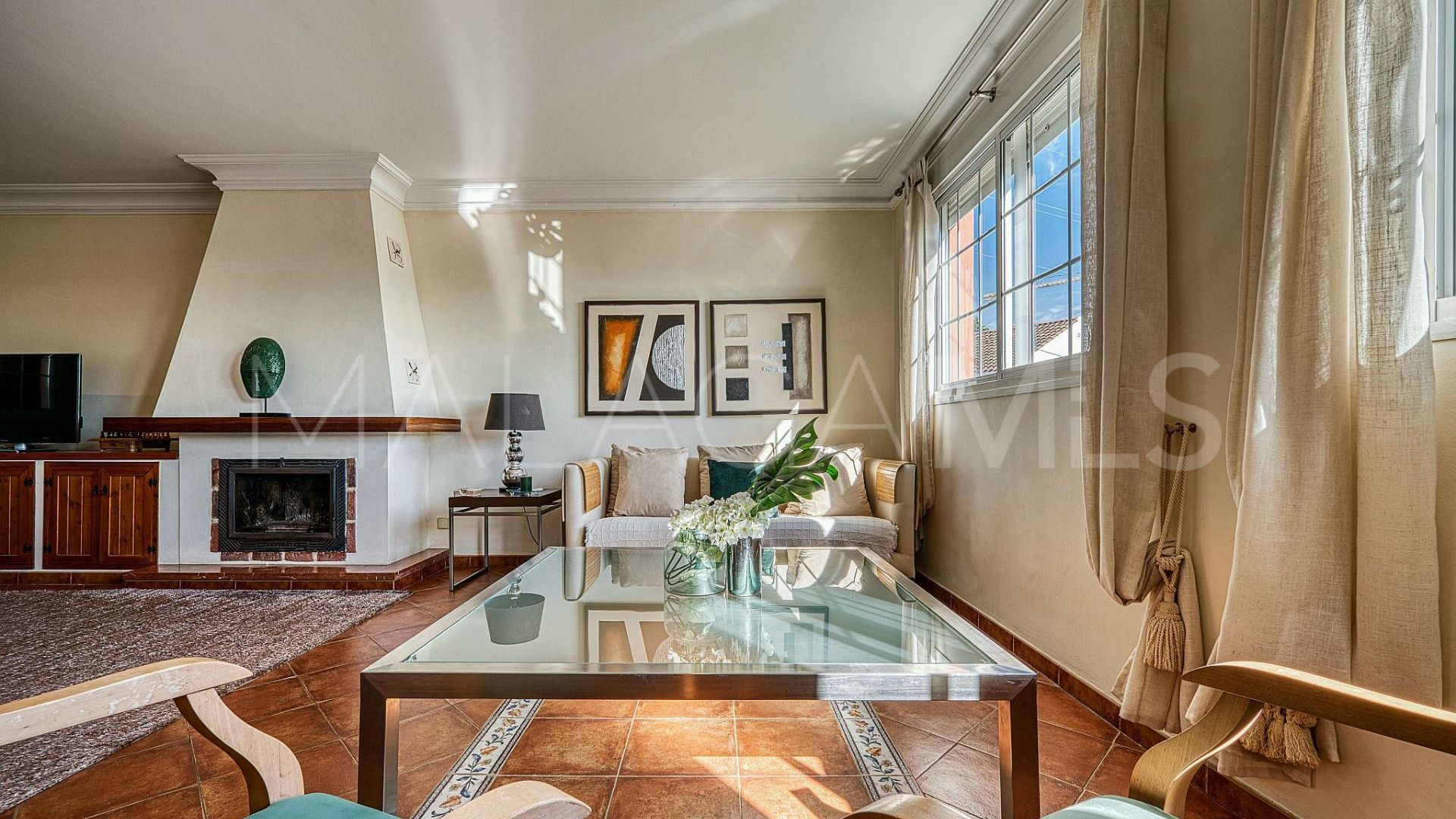 Villa for sale in Nueva Andalucia