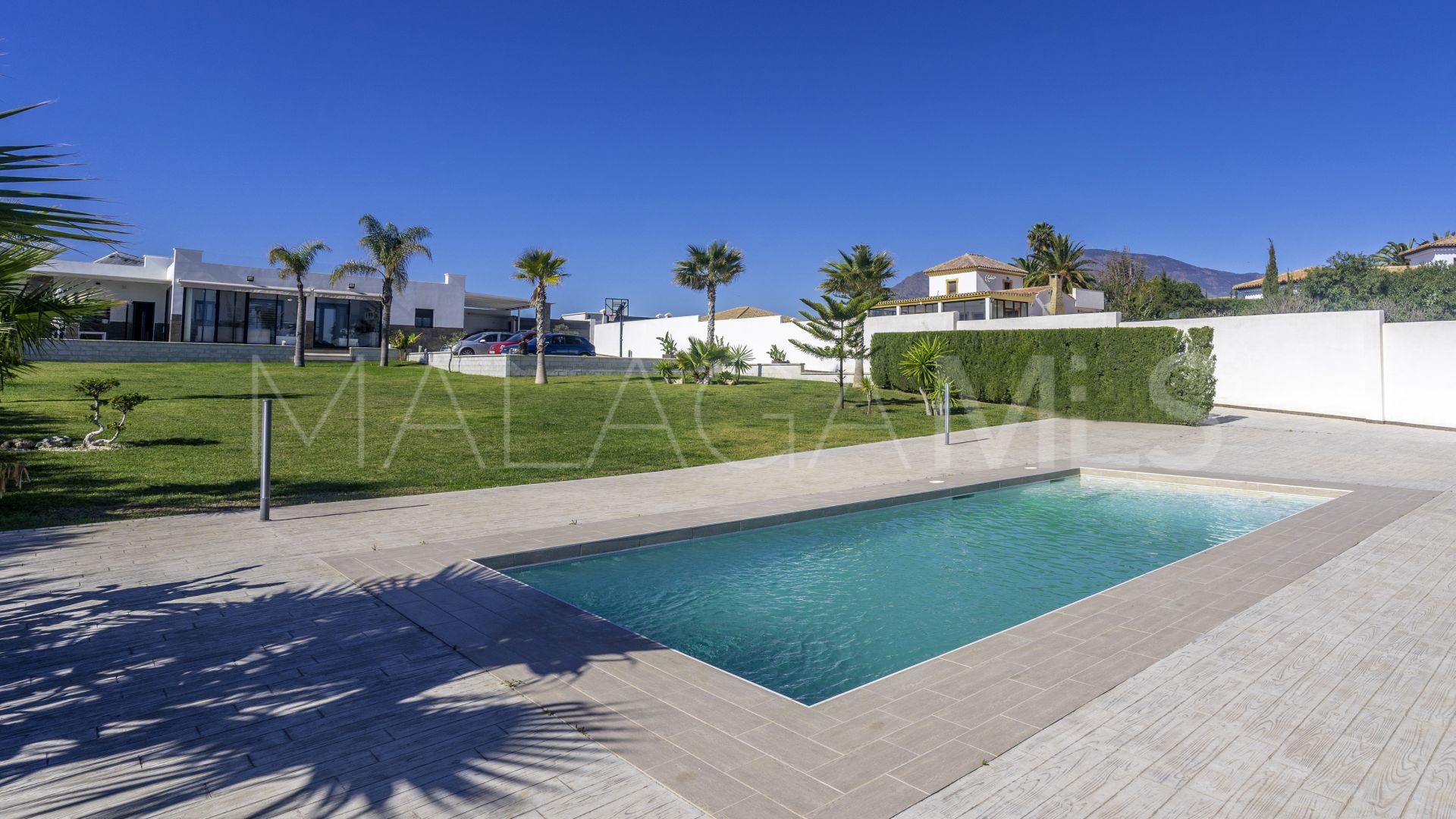 Buy villa with 3 bedrooms in Reinoso