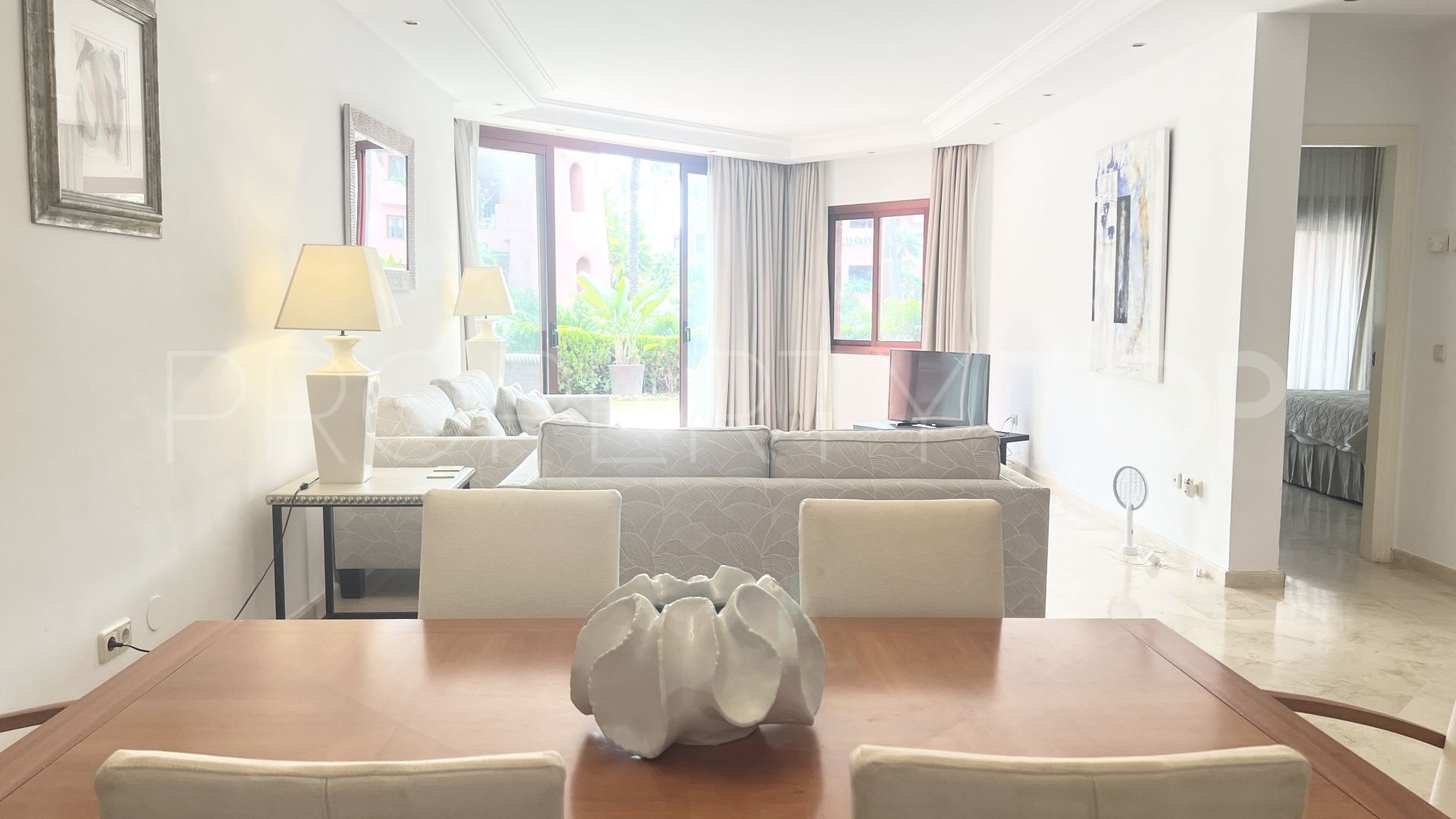 Apartamento planta baja a la venta de 2 dormitorios en Menara Beach