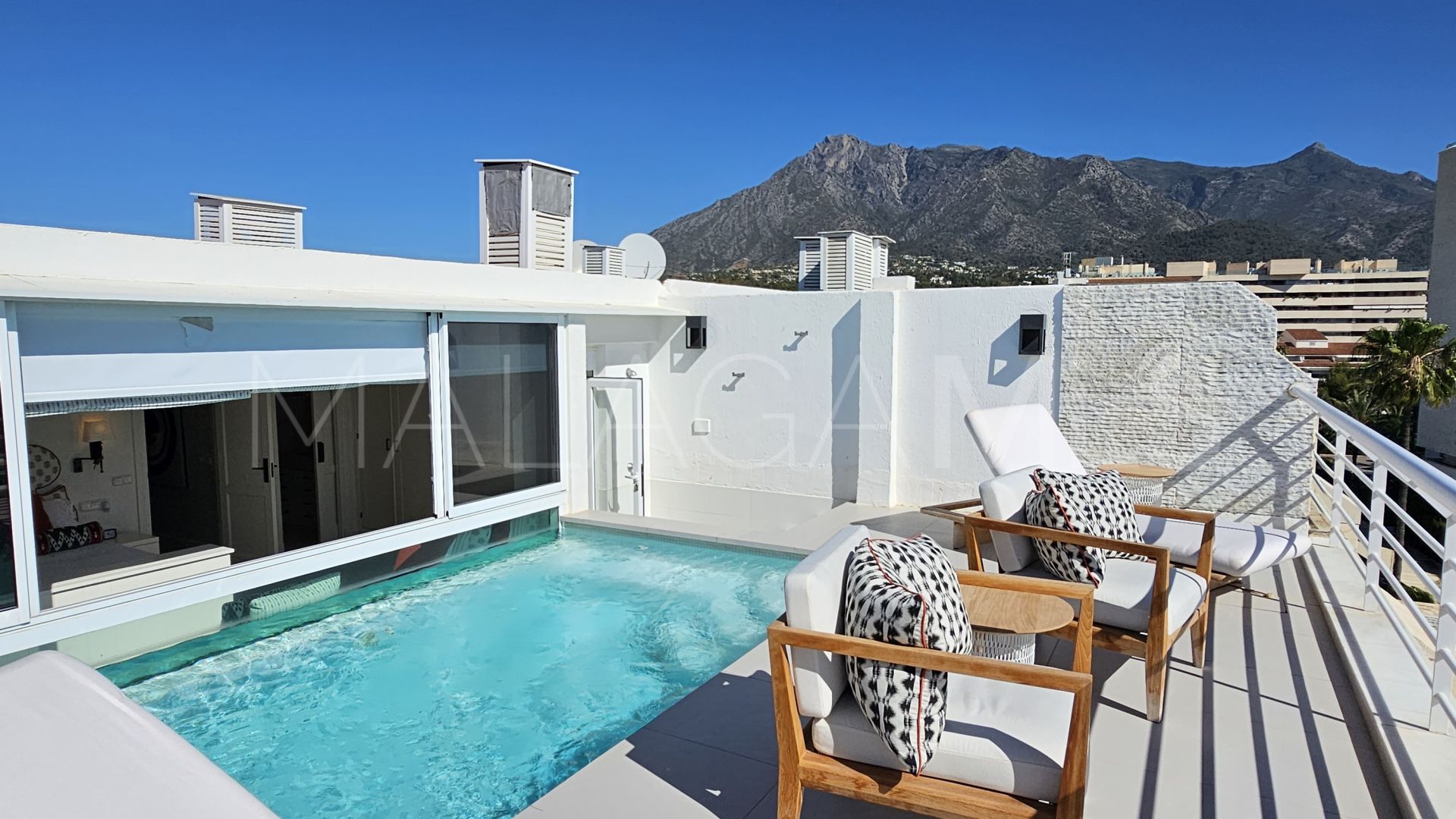 Zweistöckiges penthouse for sale in Marina Mariola