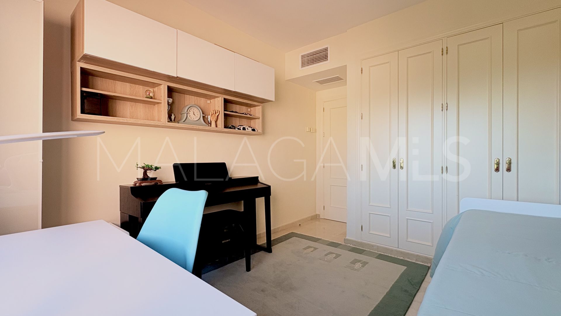 Buy atico duplex in Menara Beach