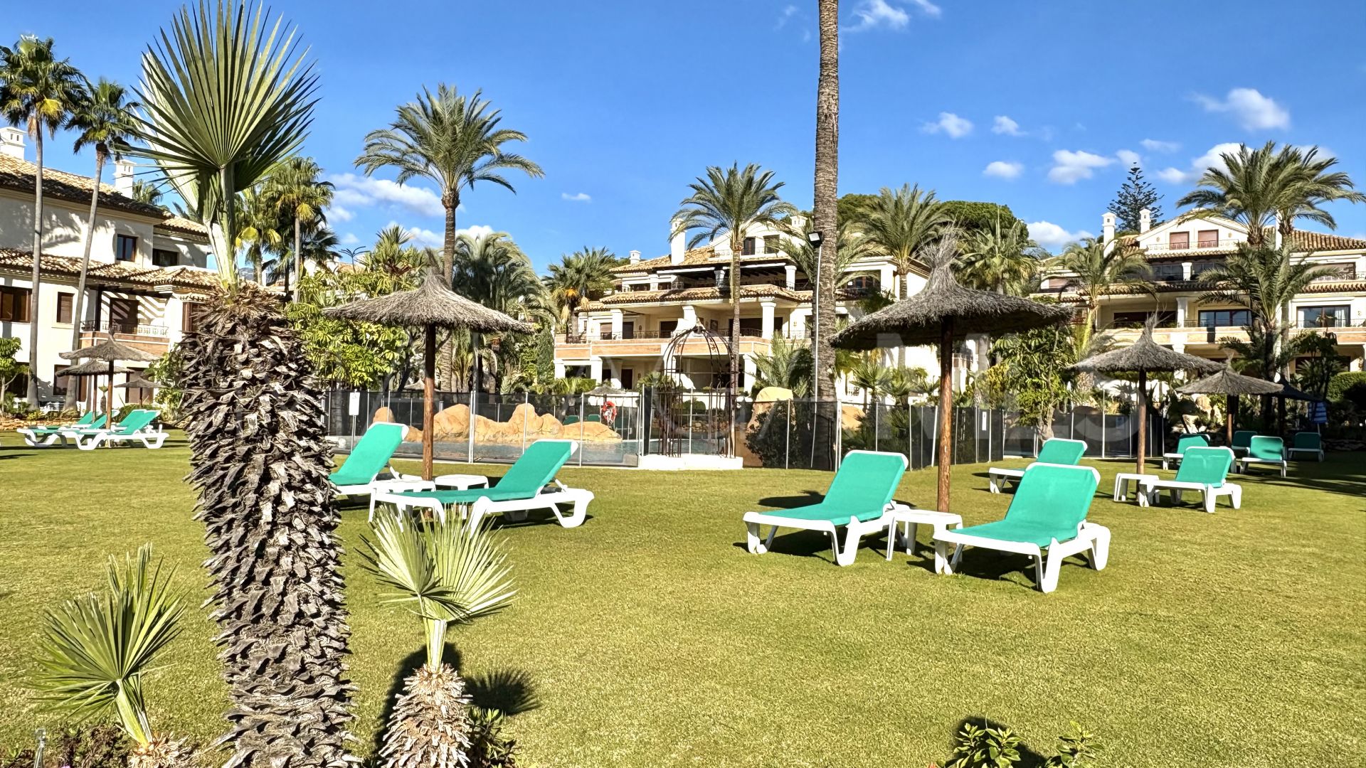 Buy apartamento planta baja in La Reserva de los Monteros