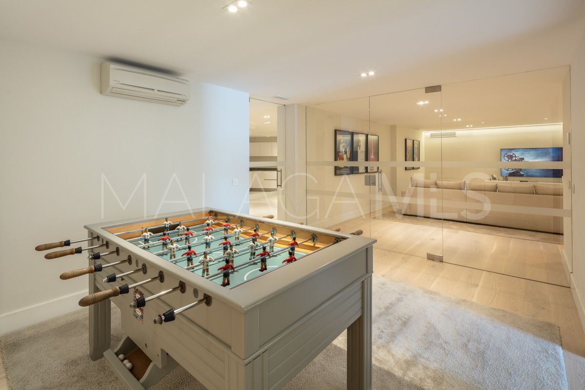 Villa for sale de 5 bedrooms in Nueva Andalucia