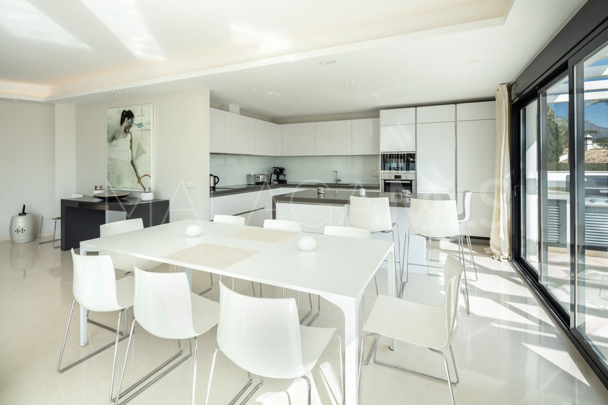 Villa for sale de 5 bedrooms in Nueva Andalucia
