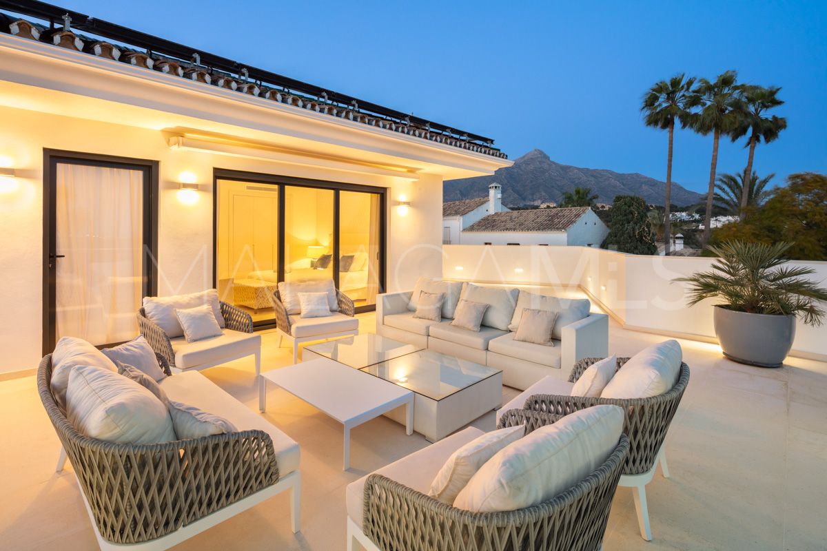 Villa for sale de 5 bedrooms in Nueva Andalucia