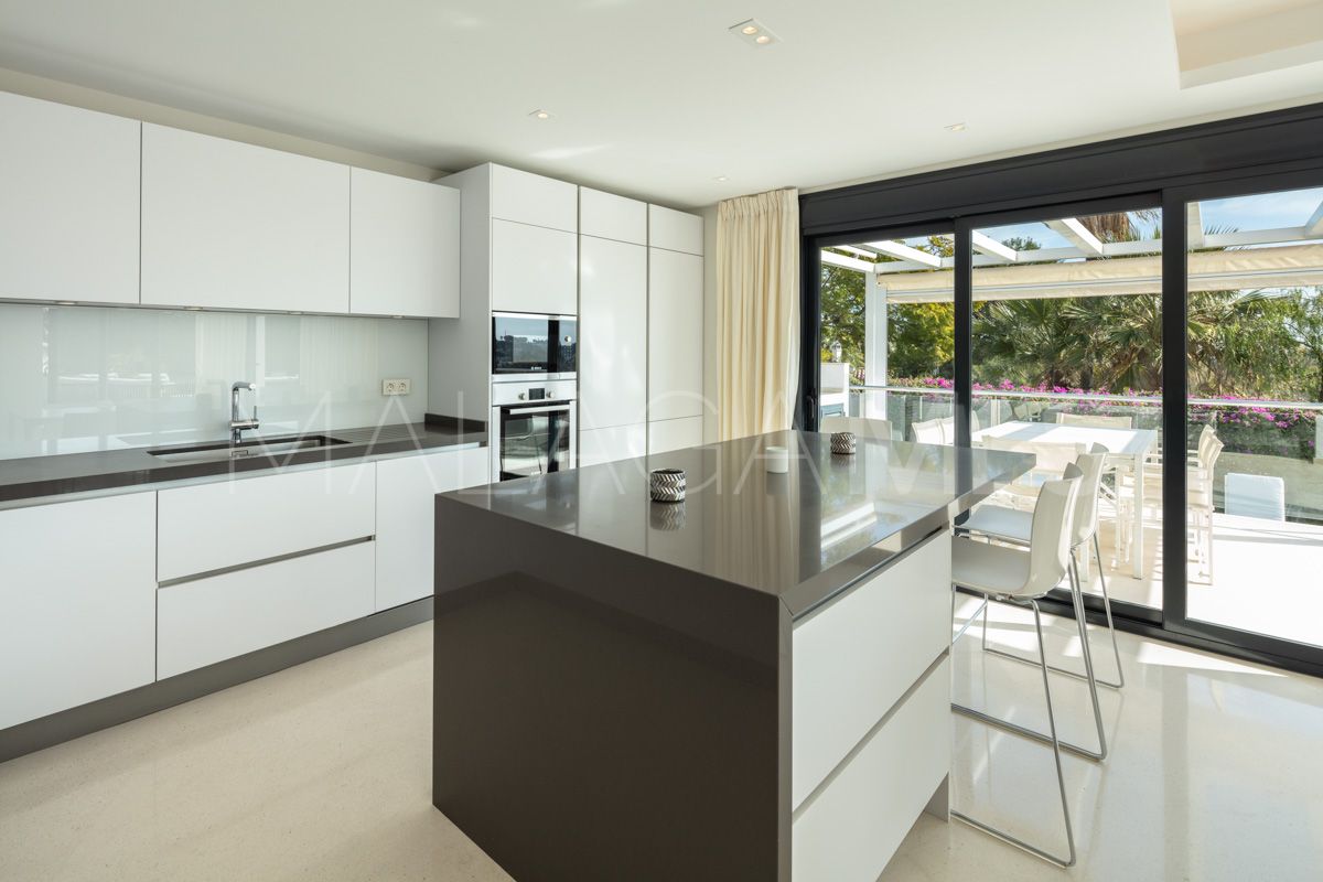Villa for sale de 5 bedrooms in Nueva Andalucia