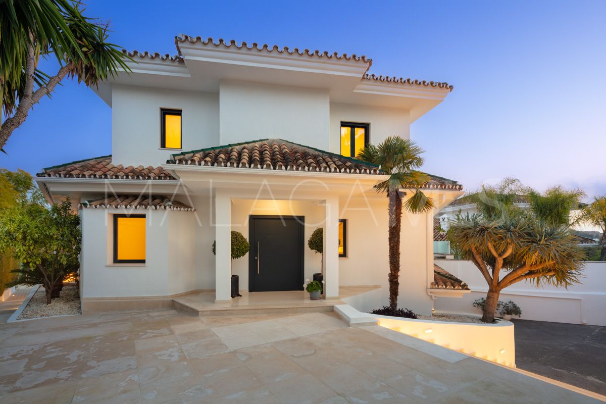 Villa for sale de 5 bedrooms in Nueva Andalucia