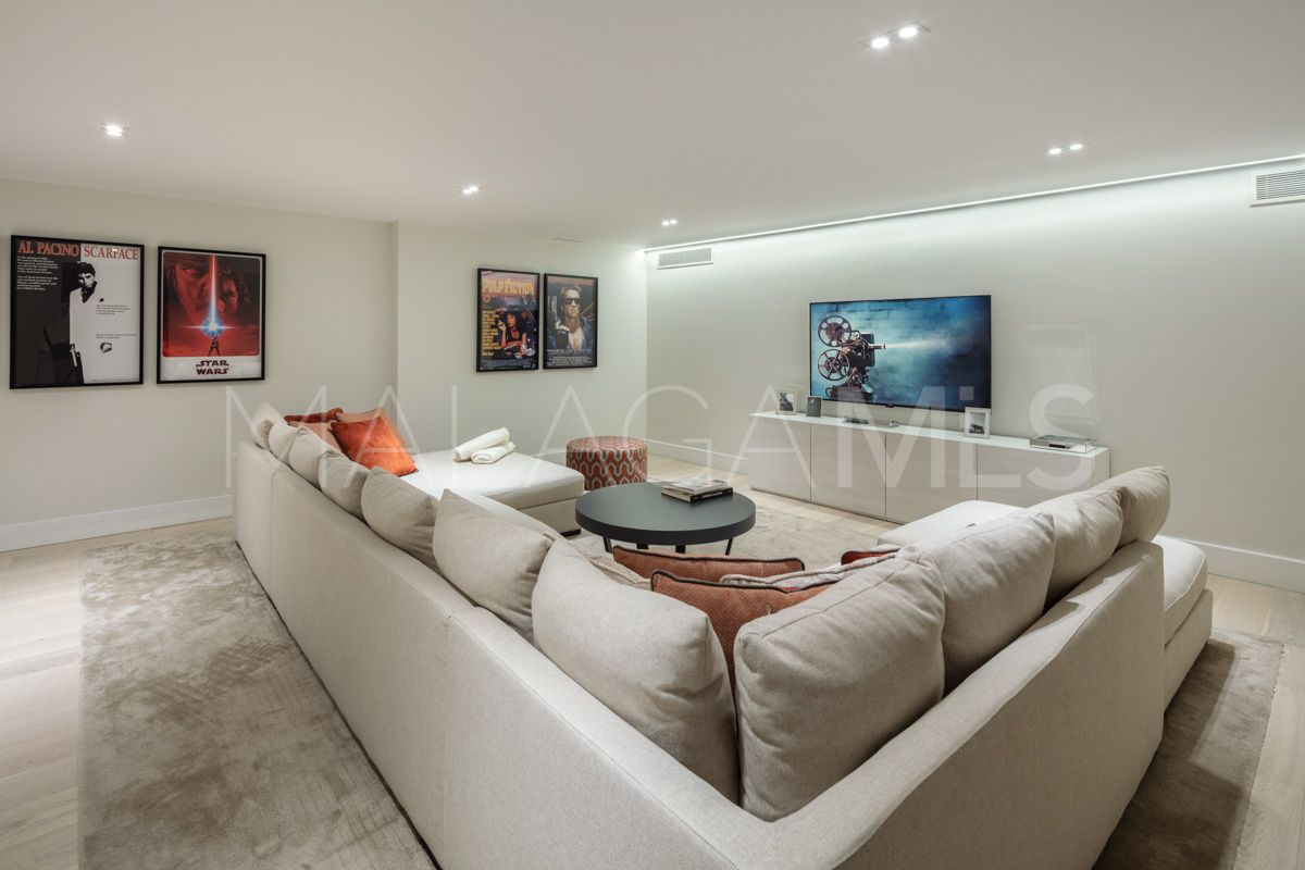 Villa for sale de 5 bedrooms in Nueva Andalucia