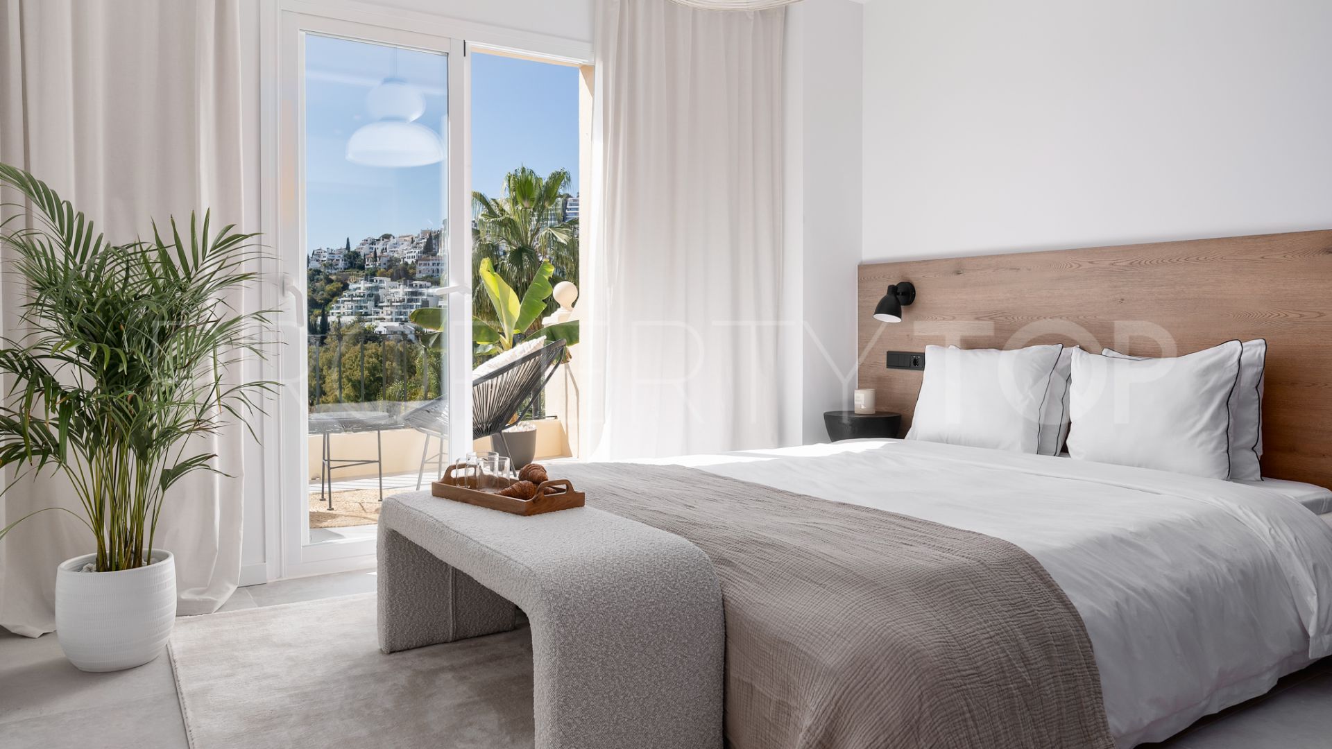 For sale La Quinta Hills duplex penthouse with 3 bedrooms