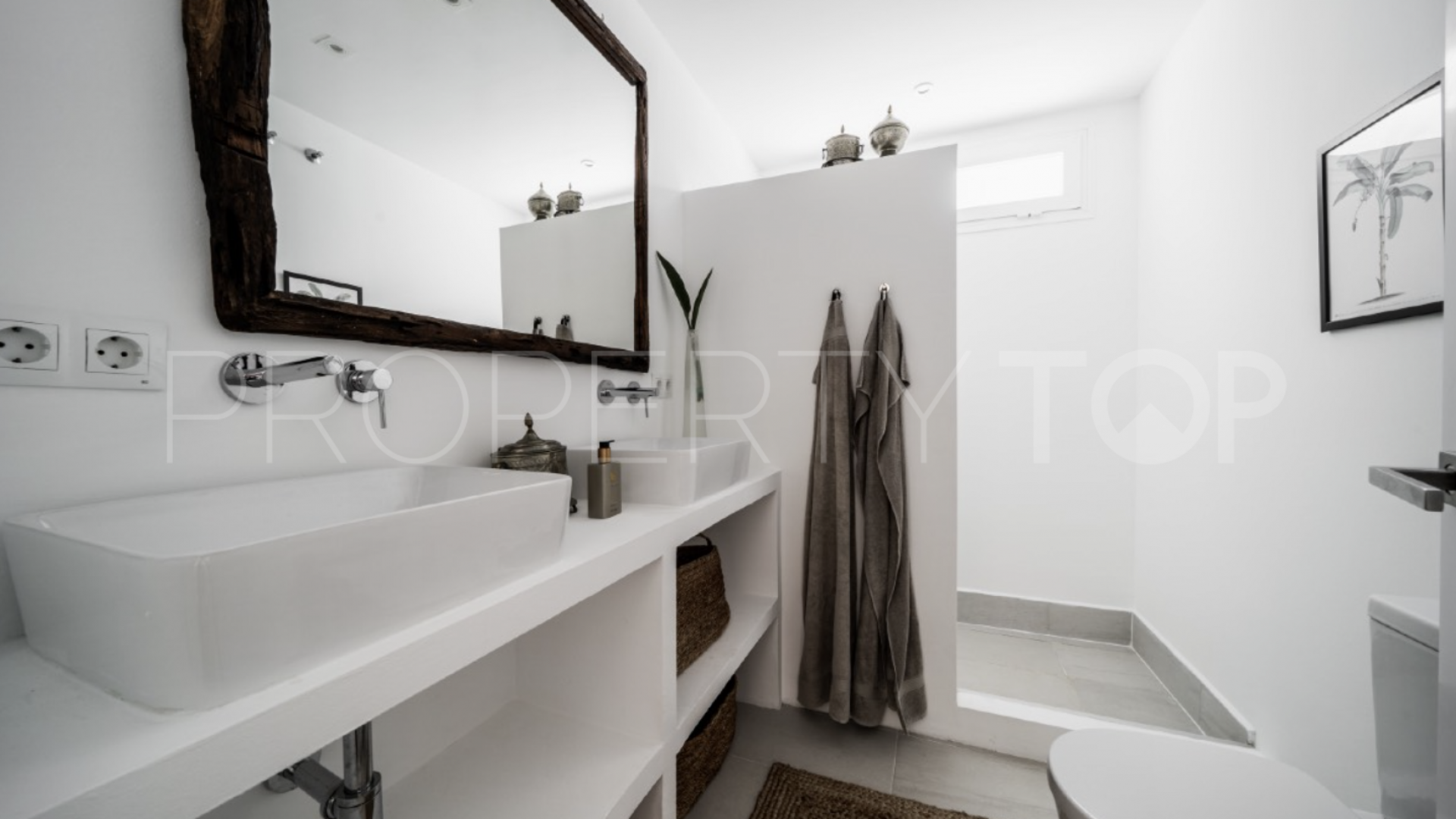 Buy villa with 5 bedrooms in Artola