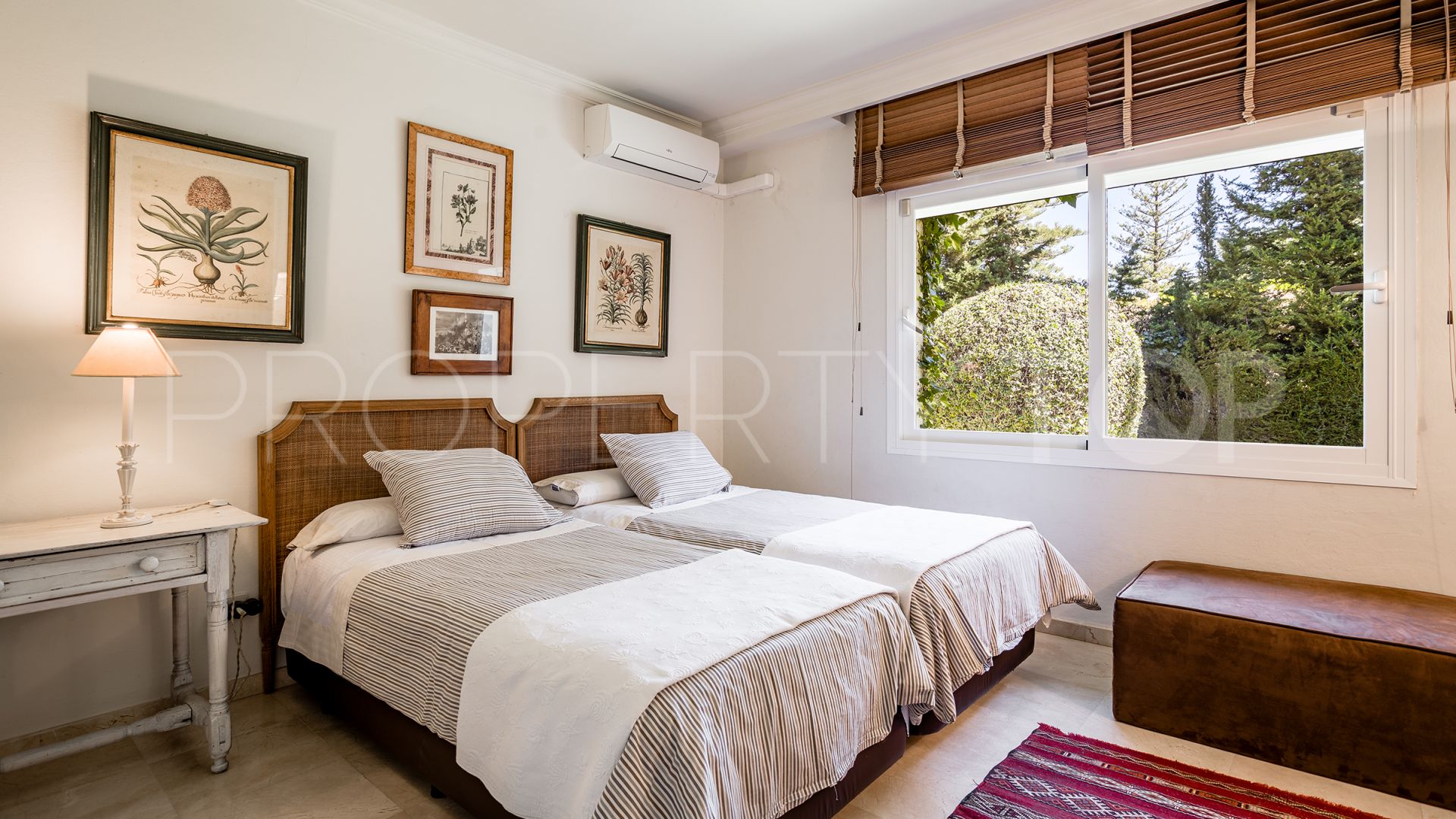 Guadalmina Baja, villa en venta con 6 dormitorios