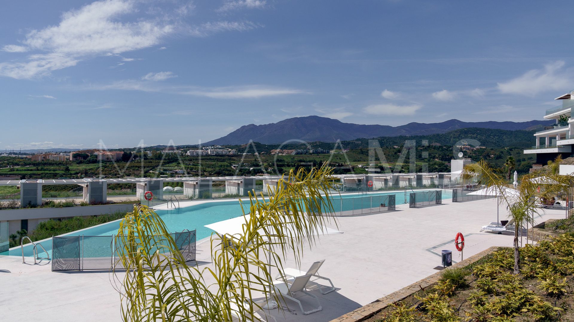 Buy apartment with 3 bedrooms in Cancelada