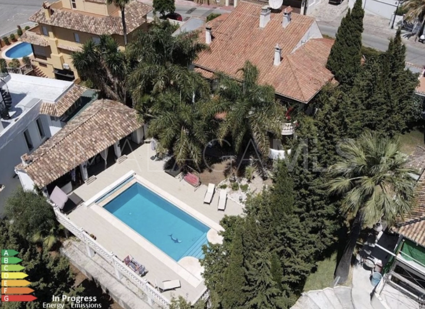 Villa for sale in Nueva Andalucia