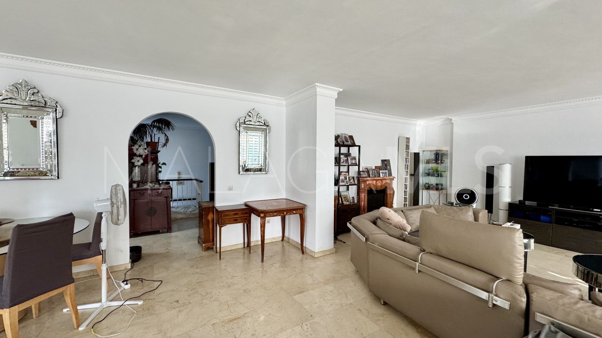 Villa for sale in Nueva Andalucia