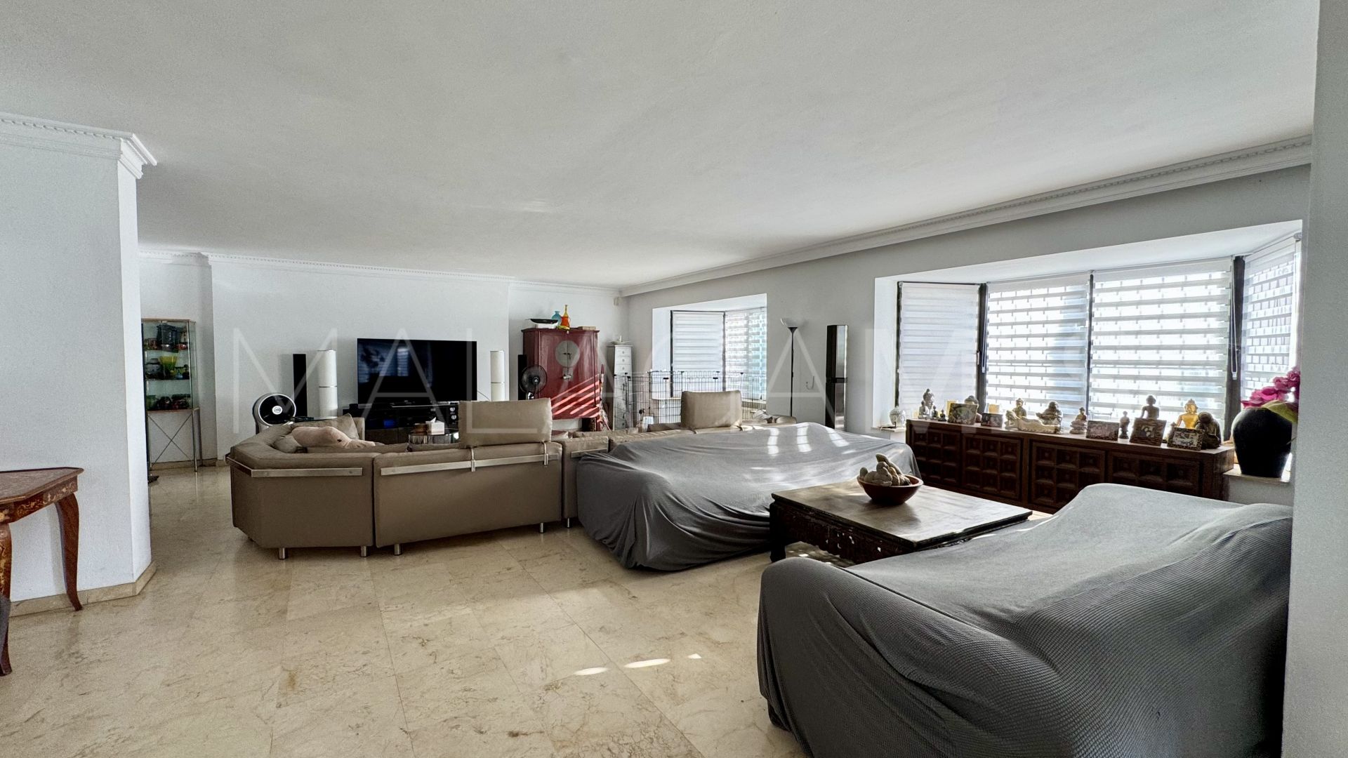 Villa for sale in Nueva Andalucia