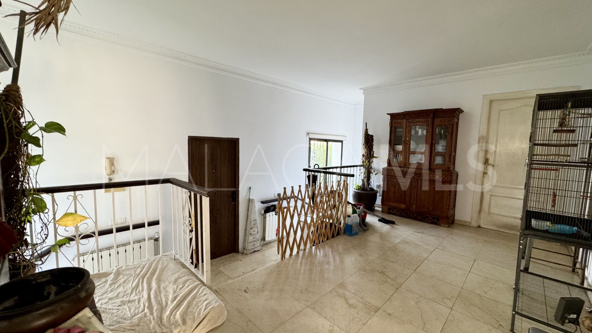 Villa for sale in Nueva Andalucia