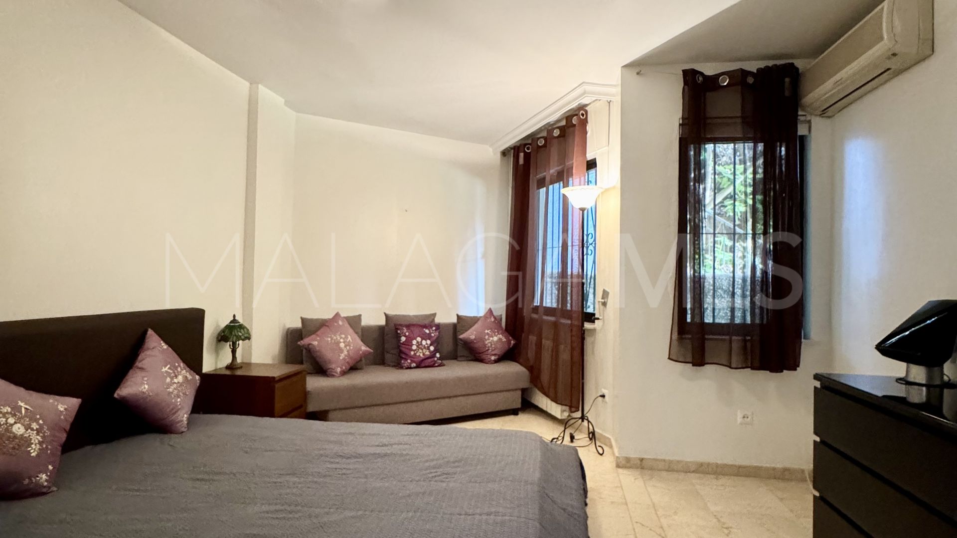 Villa for sale in Nueva Andalucia