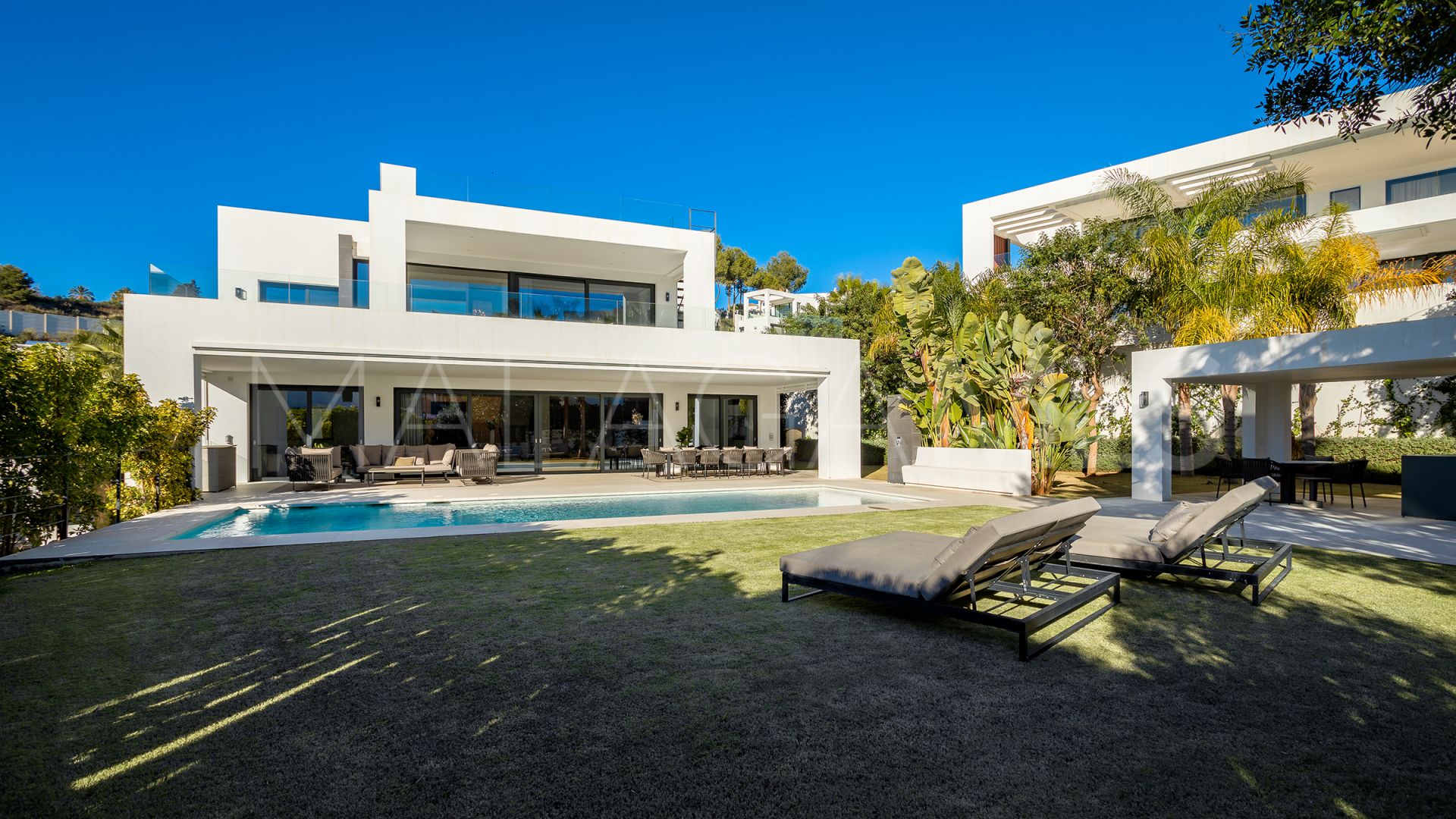 Buy villa in Los Olivos