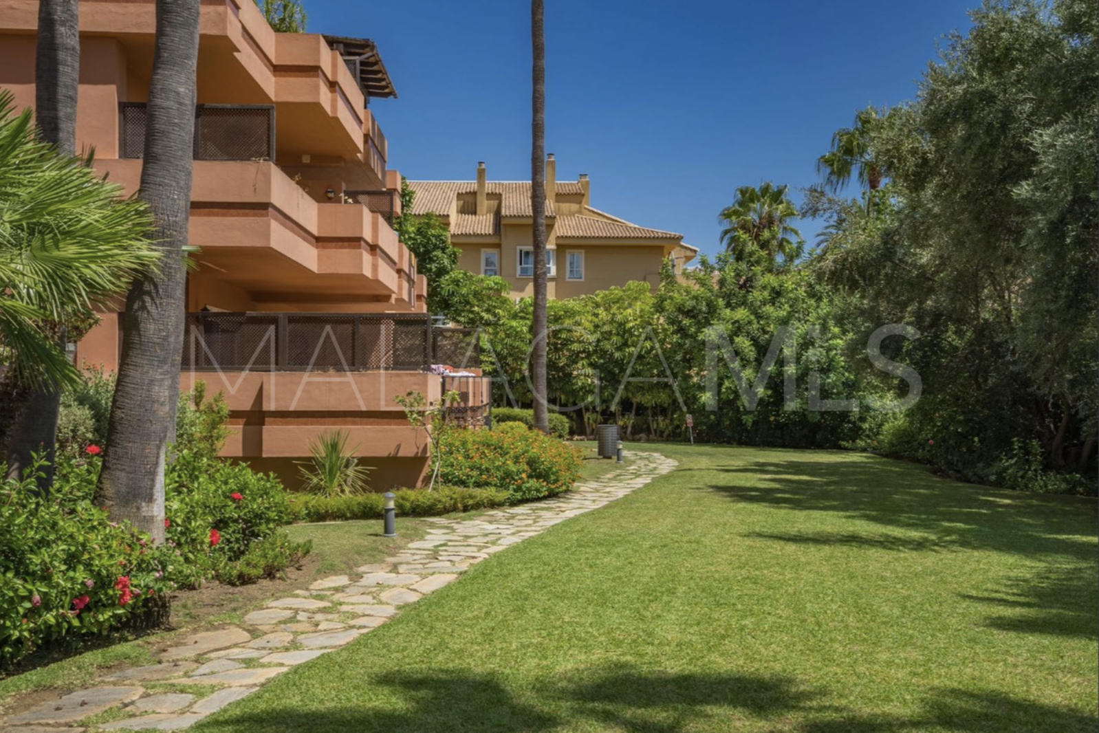 For sale apartment with 3 bedrooms in El Embrujo Marbella