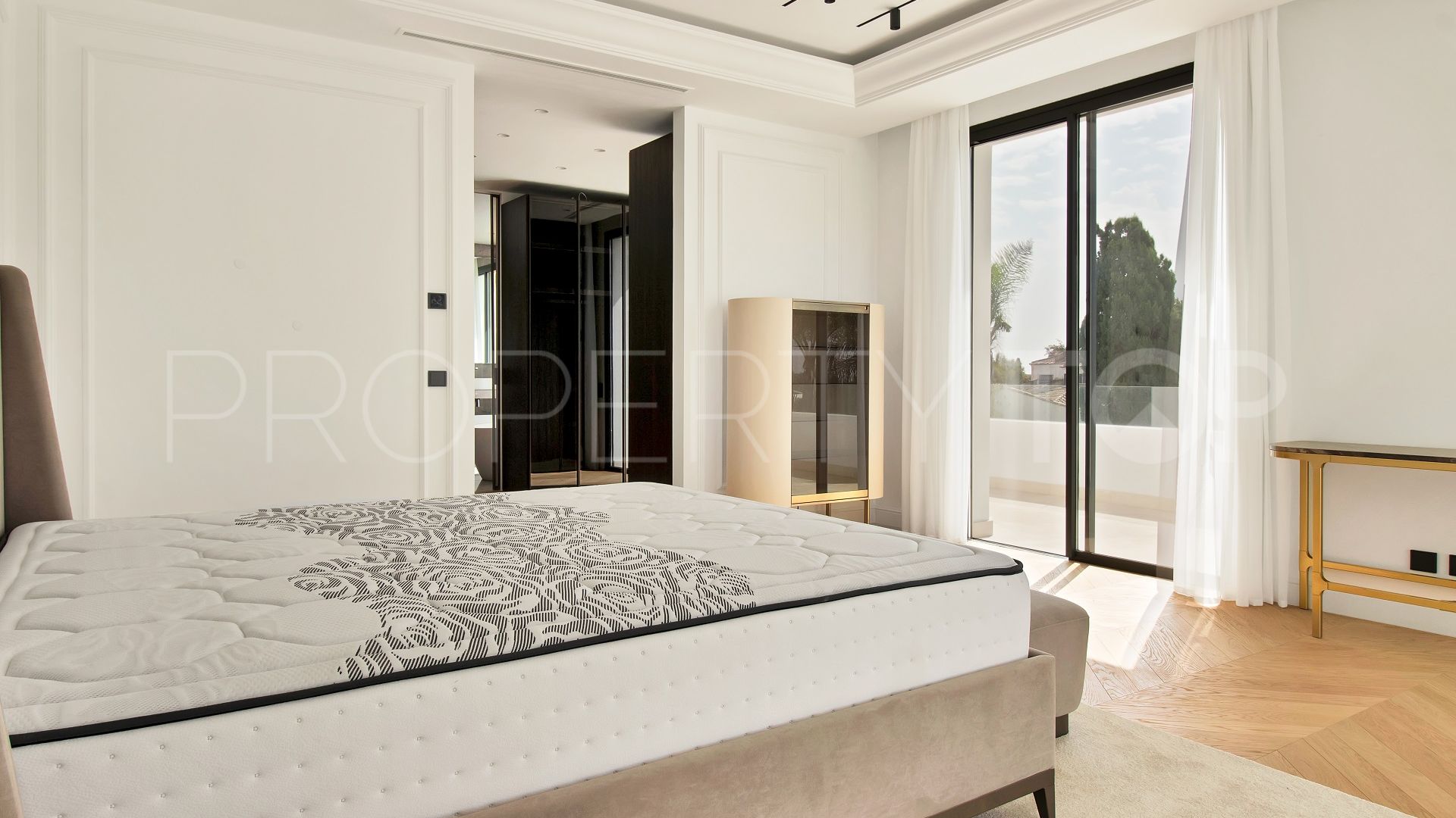 6 bedrooms villa for sale in Las Lomas del Marbella Club