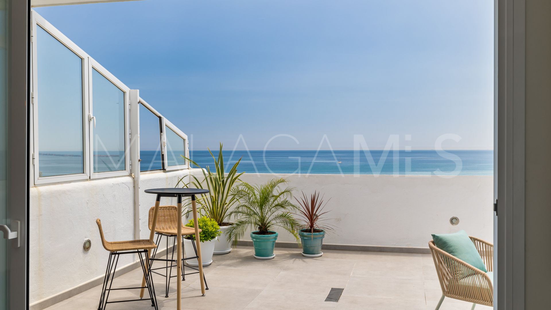 For sale duplex penthouse with 3 bedrooms in Guadalobon