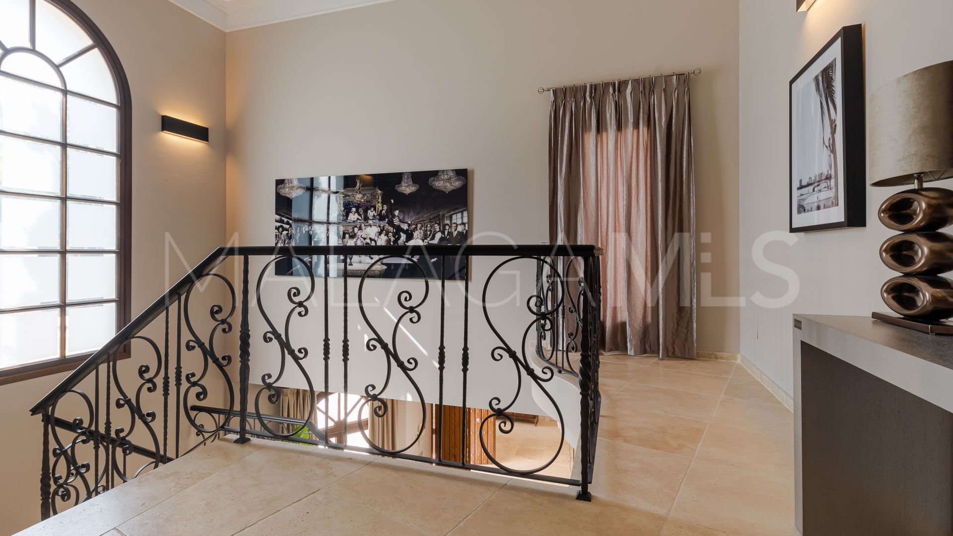 For sale 7 bedrooms villa in La Quinta