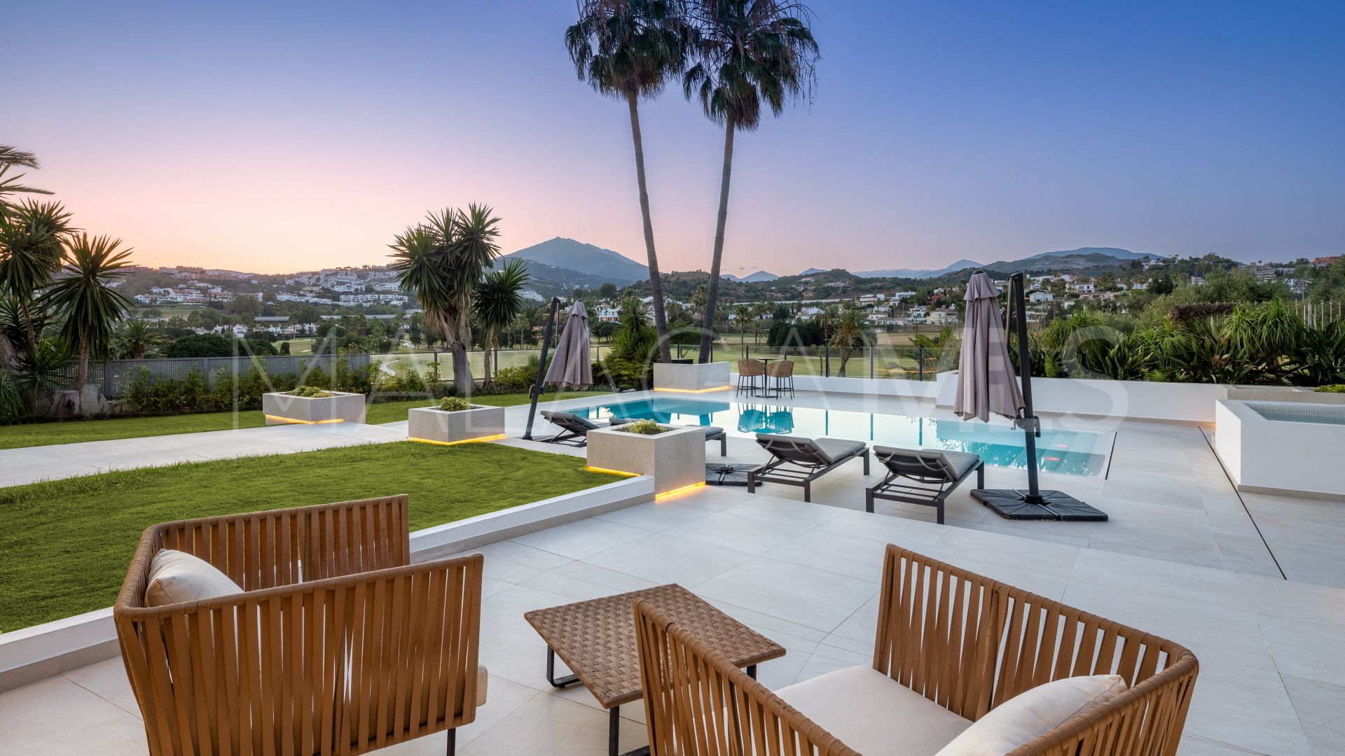 Nueva Andalucia, villa with 5 bedrooms for sale