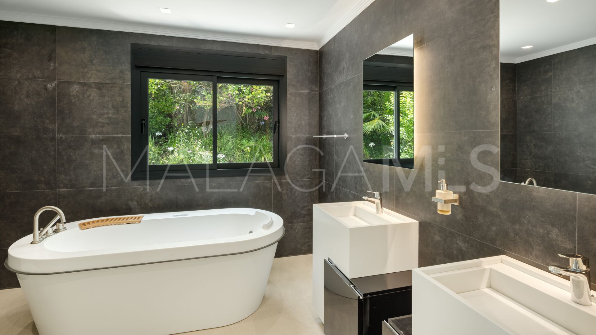 Nueva Andalucia, villa with 5 bedrooms for sale
