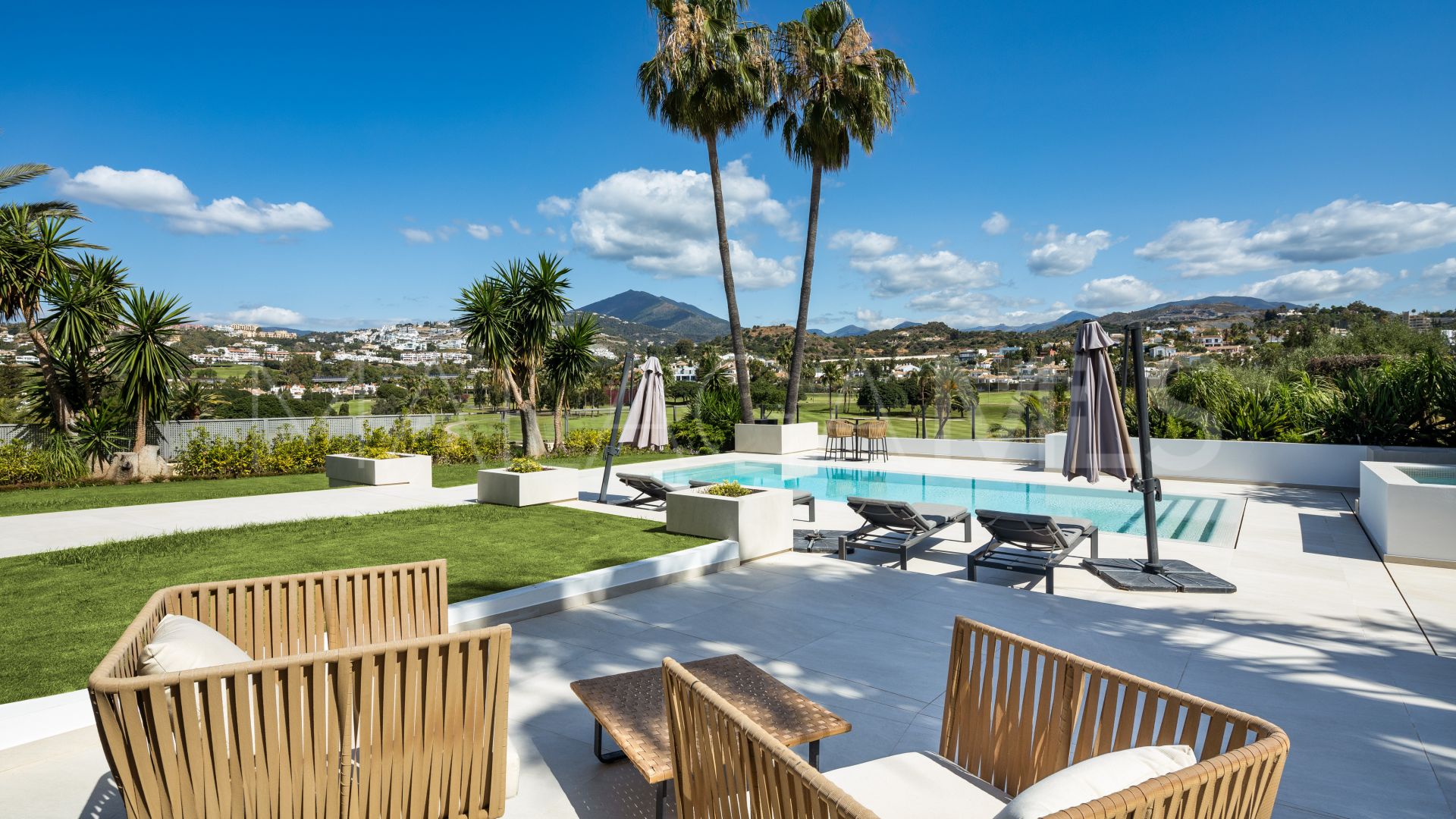 Nueva Andalucia, villa with 5 bedrooms for sale