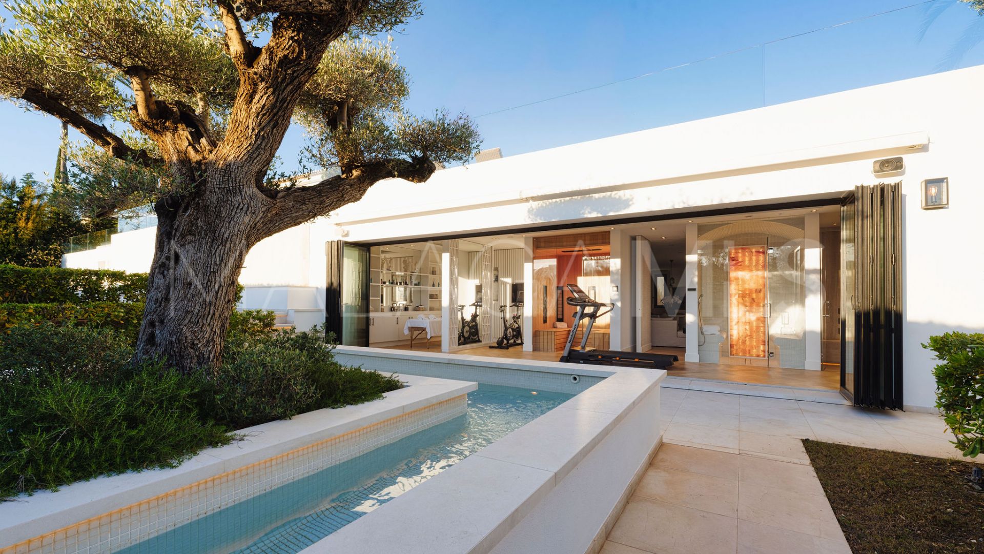 7 bedrooms villa for sale in Los Naranjos Golf