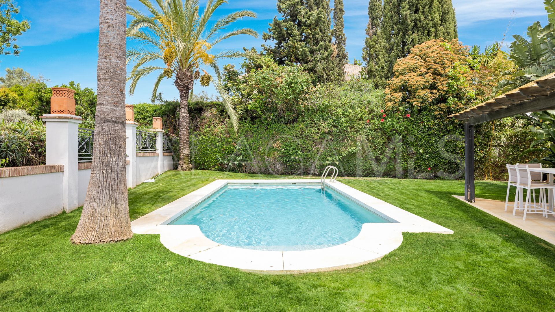 El Rosario villa for sale
