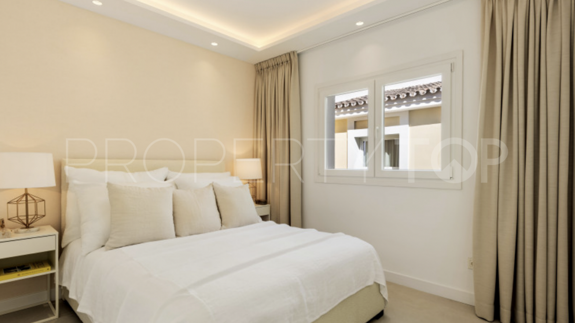 2 bedrooms duplex penthouse for sale in Aloha Gardens