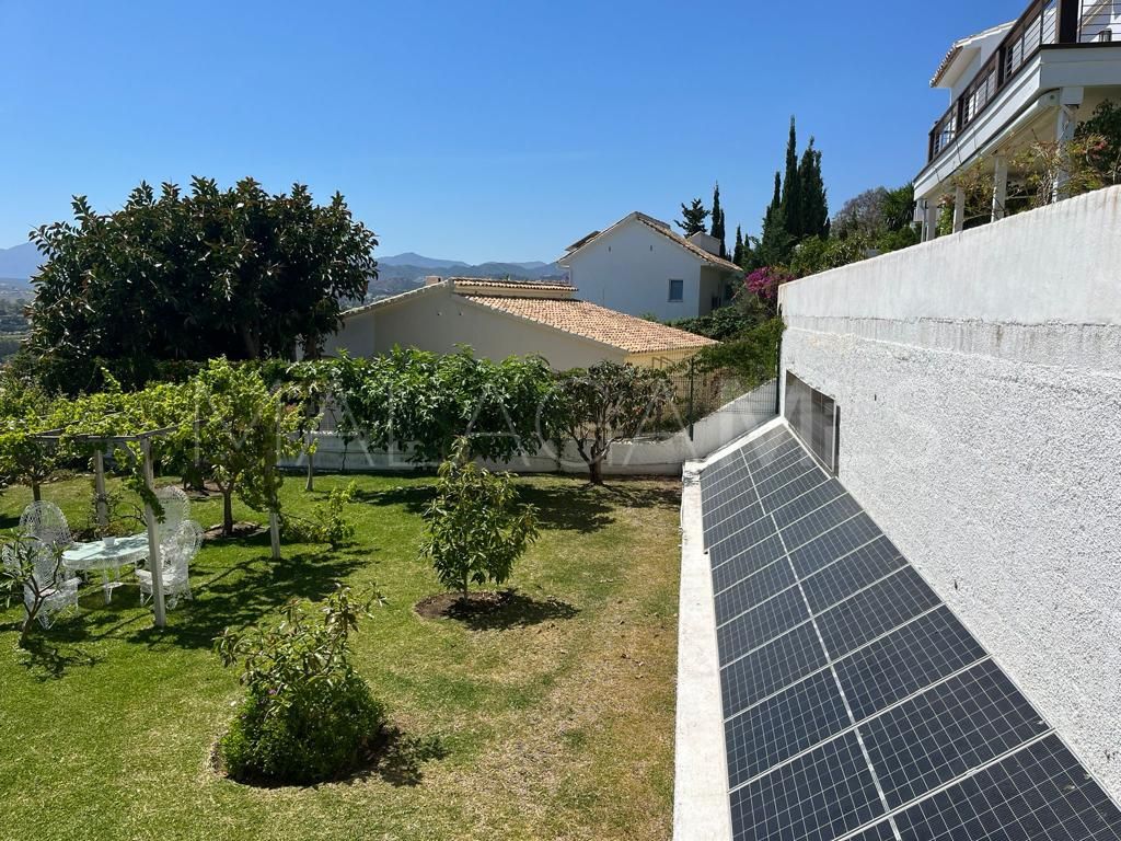 Hus i byn for sale in Nueva Andalucia