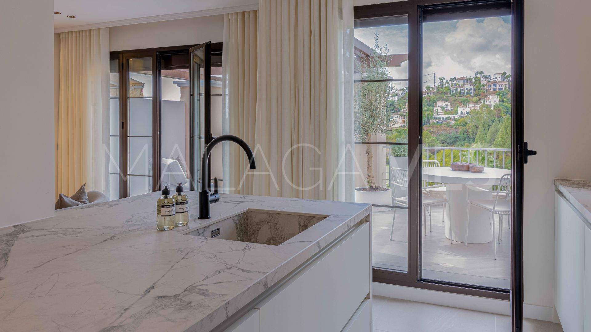 Ático a la venta in Los Arqueros with 3 bedrooms